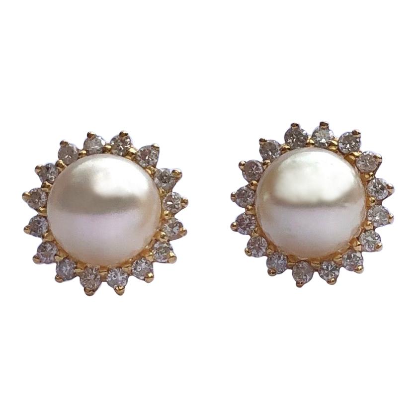 Ohrringe aus 18 Karat Gold mit Perlen und Diamanten im Angebot
