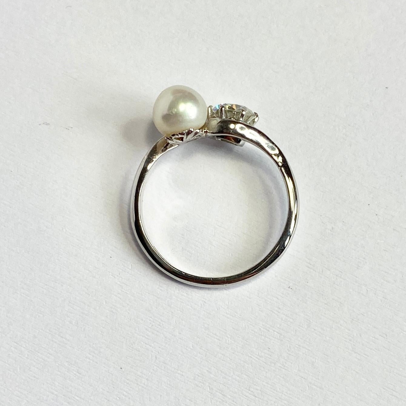Vintage Pearl and Diamond 18 Carat White Gold Crossover Ring In Excellent Condition In Chipping Campden, GB