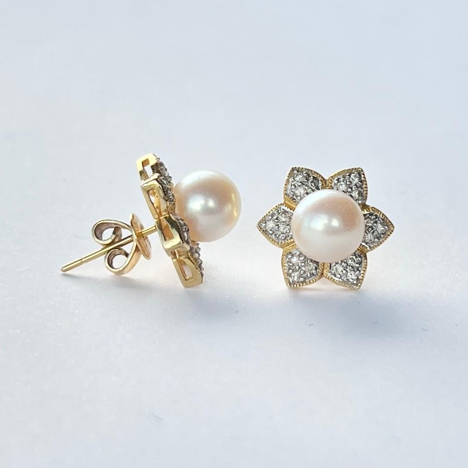 Vintage Pearl and Diamond 9 Carat Gold Earrings In Good Condition For Sale In Chipping Campden, GB