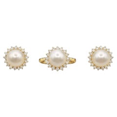 Suite di anelli e orecchini a grappolo con perle e diamanti d'epoca, oro 18 ct, Circa 1987