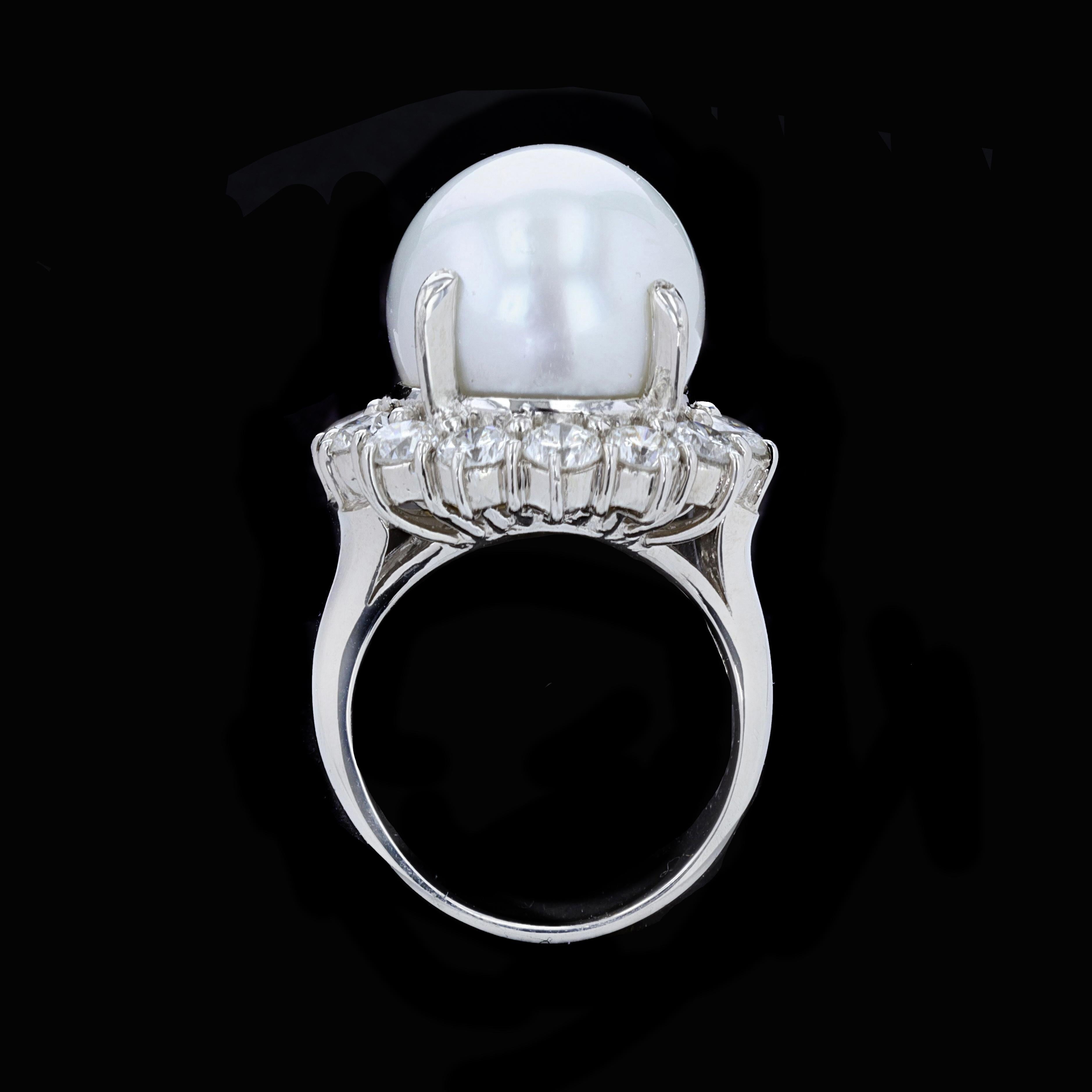 Romantique Bague cocktail vintage en perles et diamants en vente