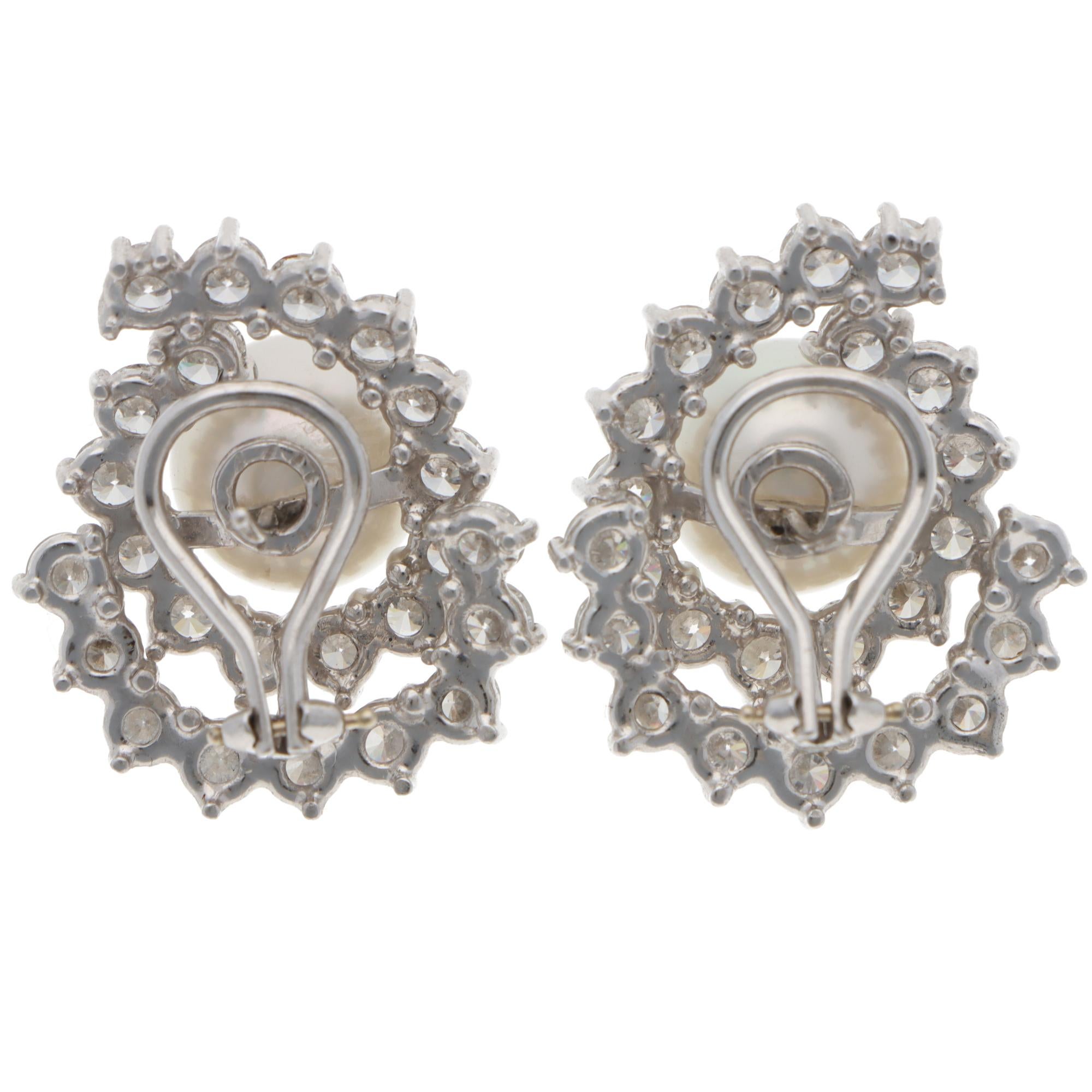 Vintage Pearl and Diamond Earrings in White Gold In Excellent Condition For Sale In London, GB