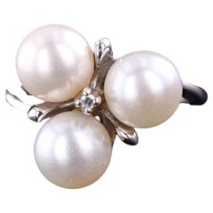 Vintage Pearl and Diamond Ring of 14k White Gold