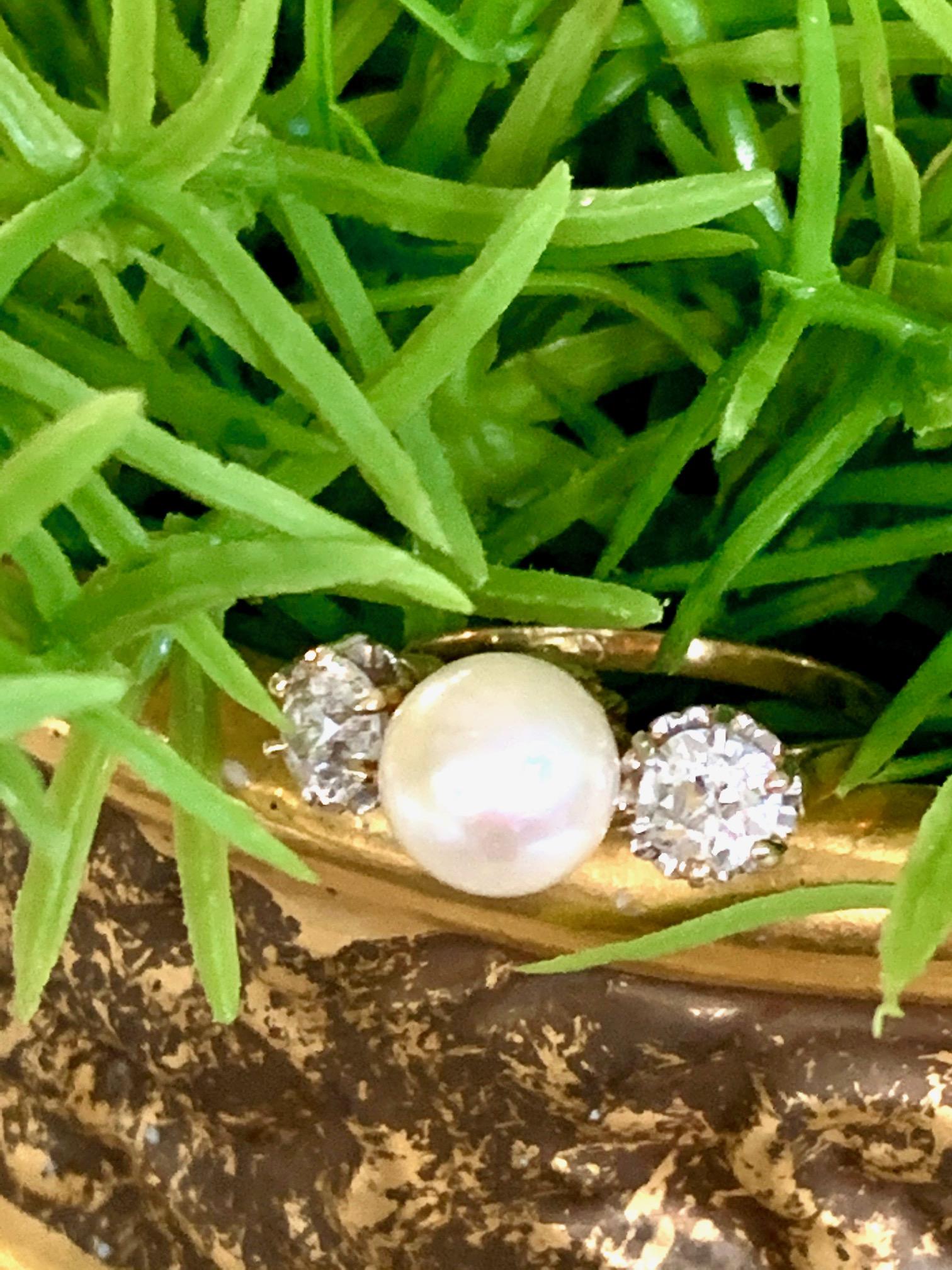 Vintage Pearl and Euro Cut Diamond 18 Karat Yellow Gold Ring - Size 6 2