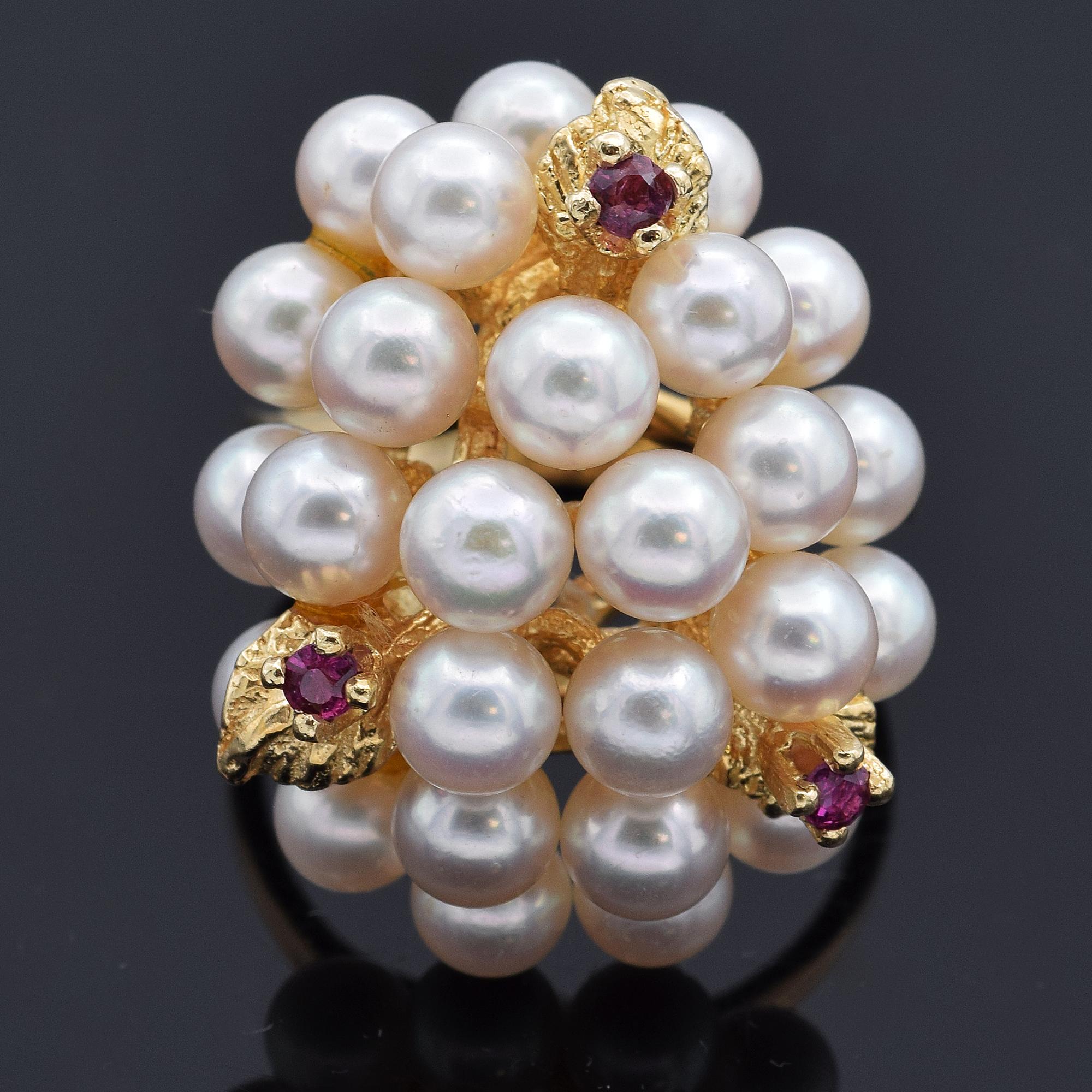 Gewicht: 9,6 Gramm
Stein: Perle (4,5 mm) & Rubin (2 mm)
Fläche des Rings: 25,5 x 21,0 x 16,0 mm
Größe: 7,25
Punze: 14K

ARTIKELNUMMER:BR-1062-092823-01