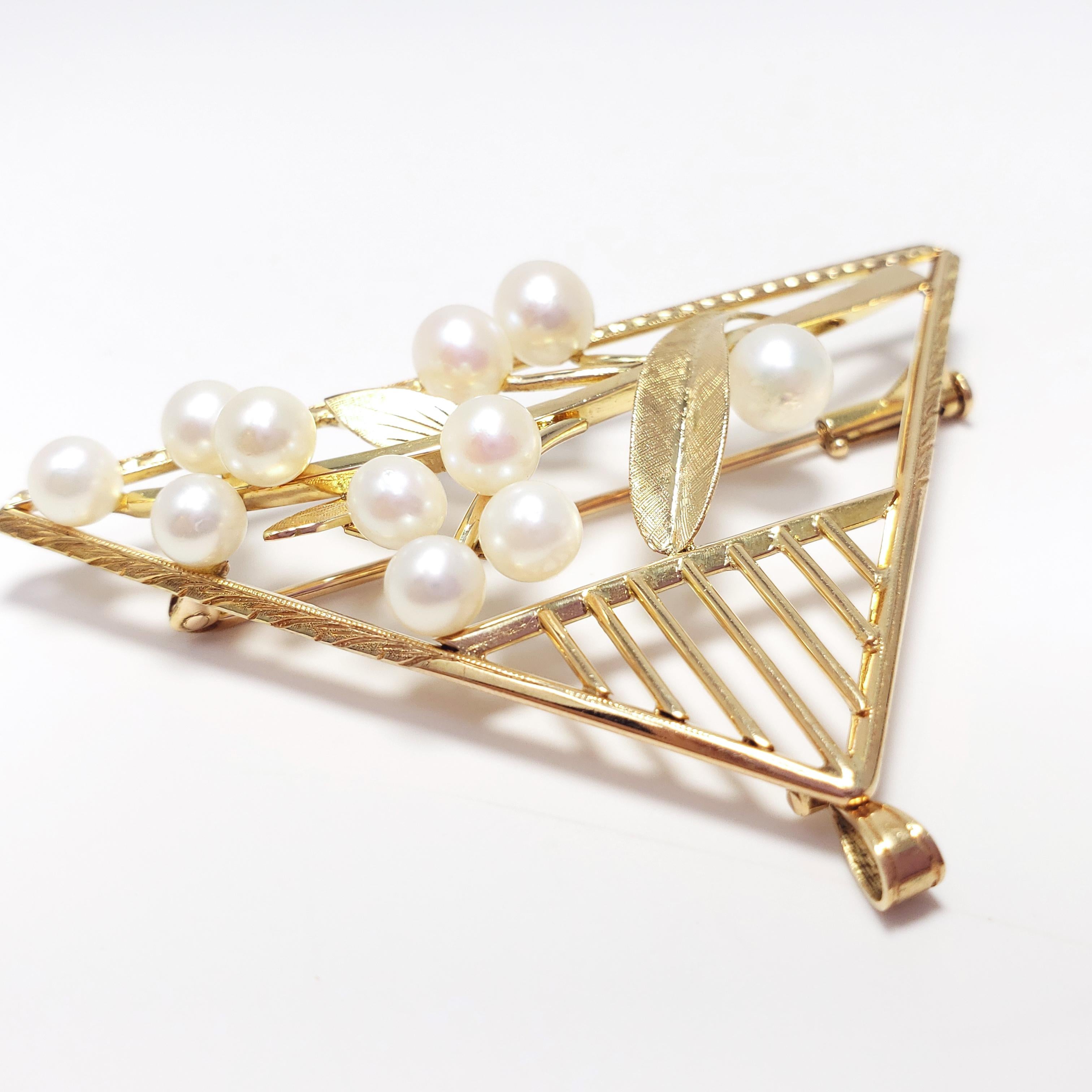Bead Vintage Pearl Art Deco Floral Pendant/Pin/Brooch in 14 Karat Gold For Sale