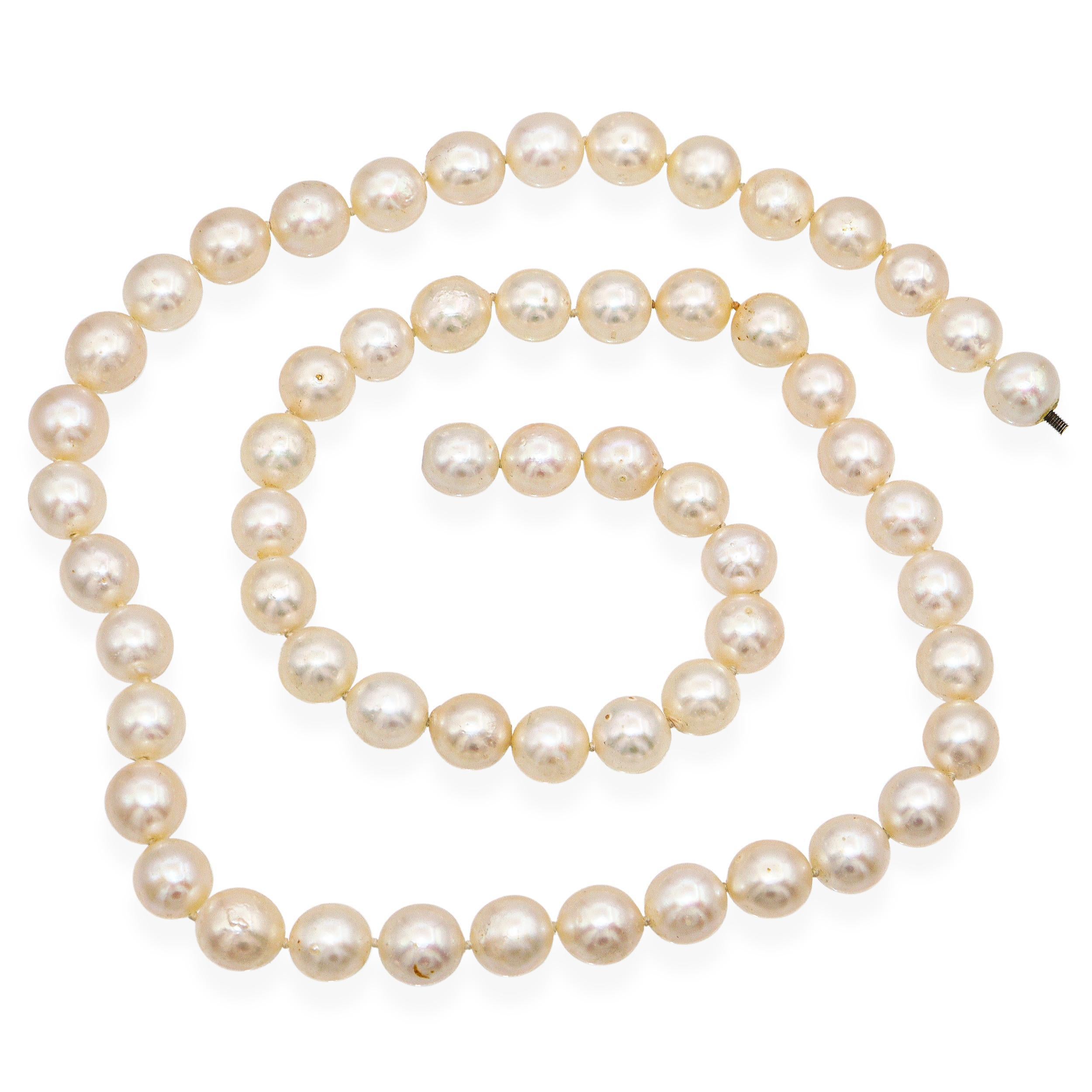Collier de perles vintage à brins Bon état - En vente à New York, NY
