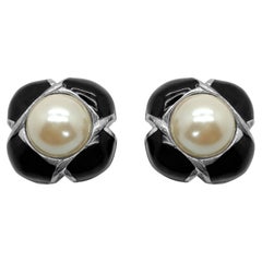 Vintage Pearl 
Black Enamel Earrings 1990s