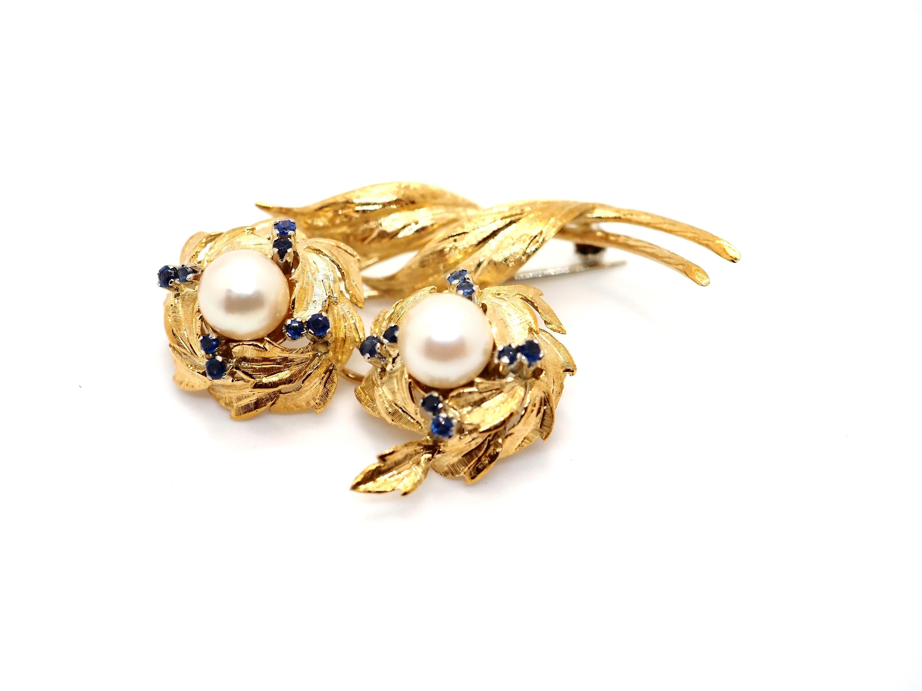 Vintage Pearl Brooch 18k Yellow Gold In Excellent Condition For Sale In Geneva, CH