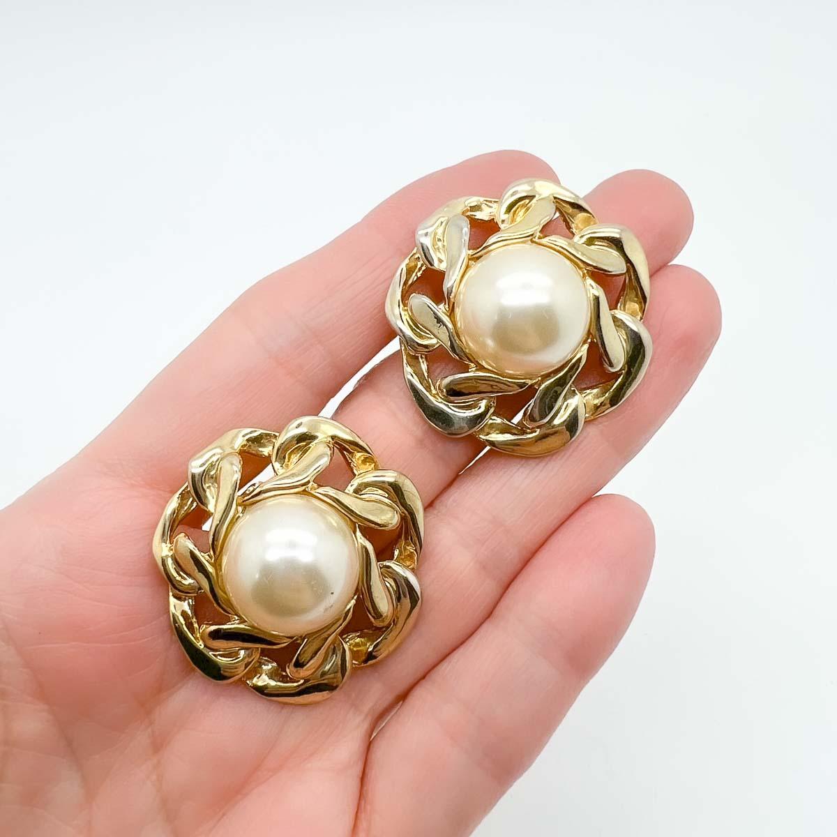 Vintage Pearl Chunky Link Earrings 1980s In Good Condition For Sale In Wilmslow, GB