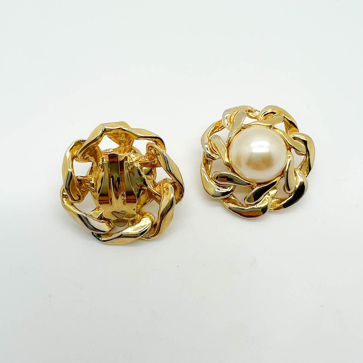 Vintage Pearl Chunky Link Earrings 1980s For Sale 1