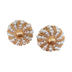 Vintage Pearl Cluster 14 Karat Yellow Gold Round Clip-On Earrings
