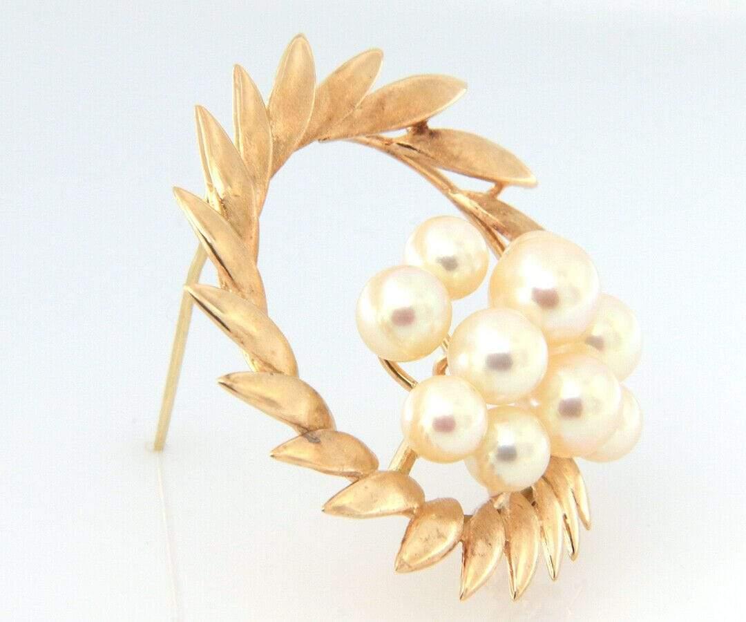 Vintage Pearl Cluster Brooch in 14K Yellow Gold In Excellent Condition For Sale In Vienna, VA