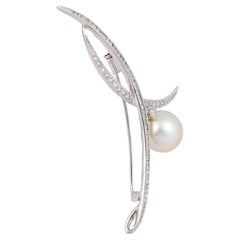 Vintage pearl diamond 18k white gold brooch