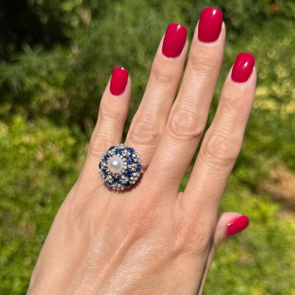 Anillo de cóctel vintage de oro con perlas, diamantes y zafiros Modernista en venta