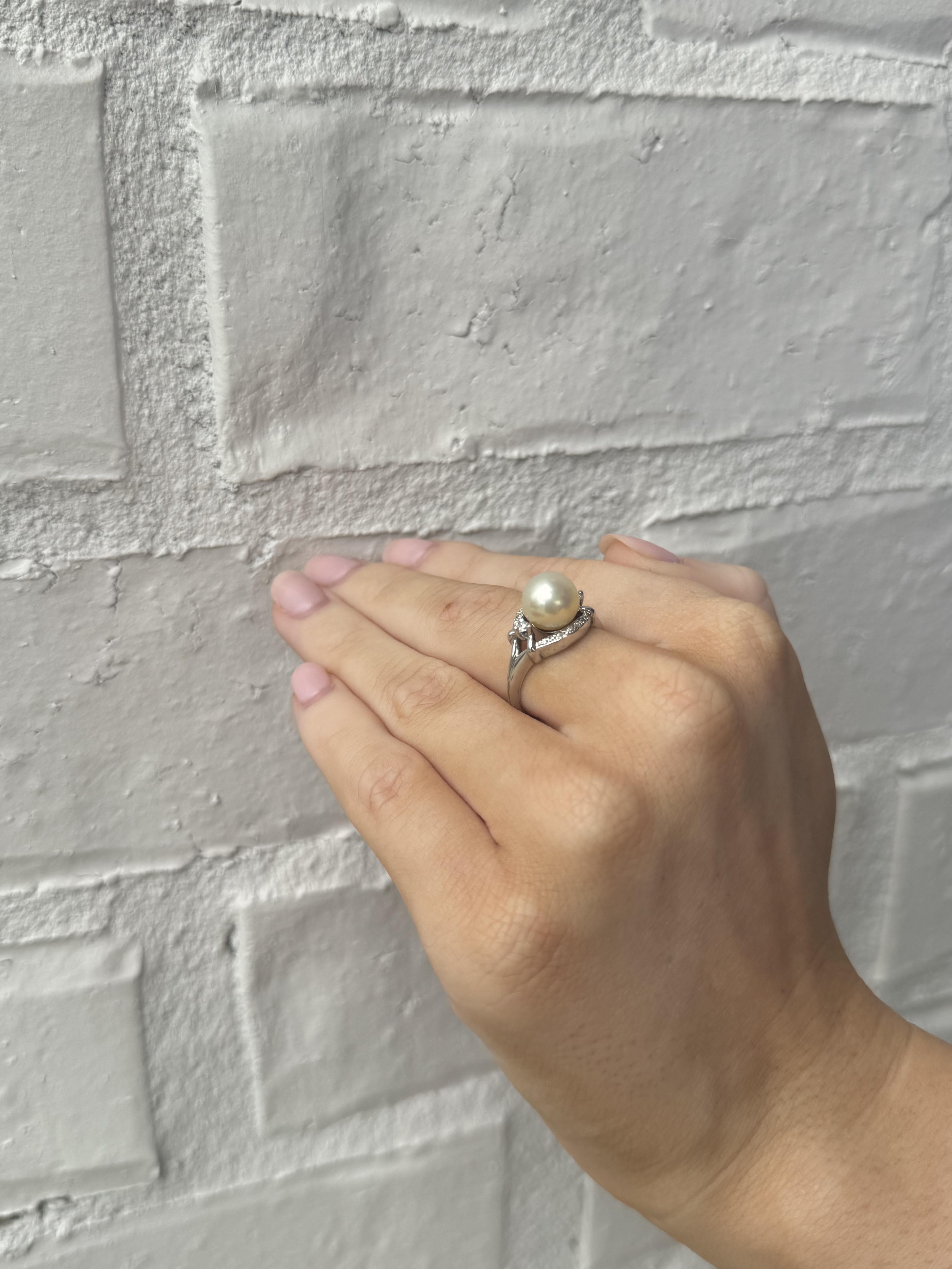 Anillo de cóctel vintage de perlas y diamantes Corte brillante en venta