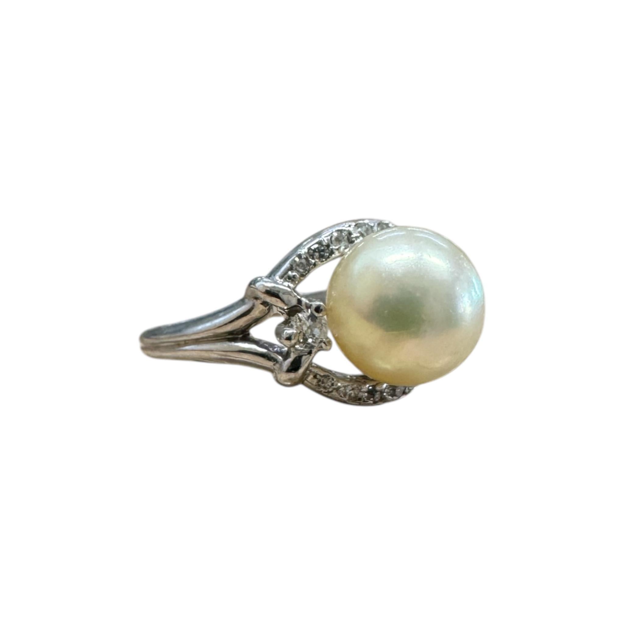 Anillo de cóctel vintage de perlas y diamantes en Bueno estado para la venta en Montgomery, AL