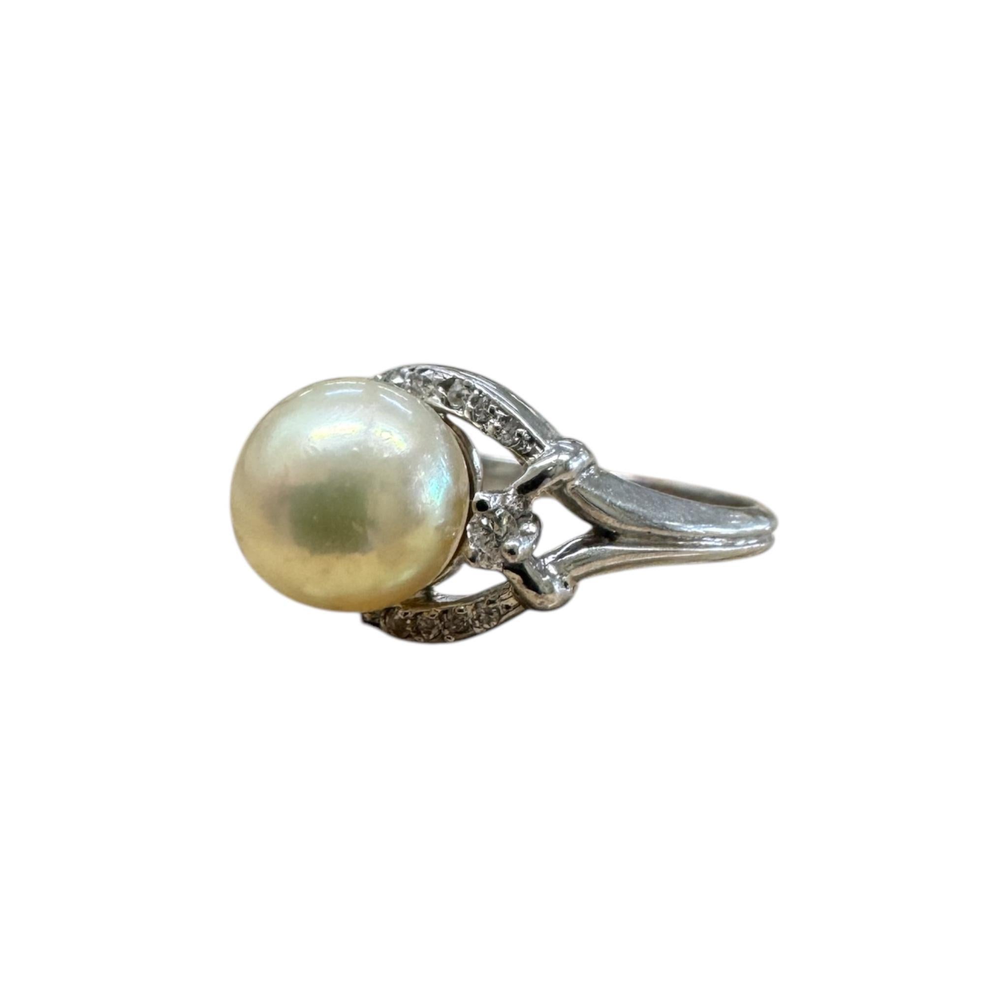 Anillo de cóctel vintage de perlas y diamantes en venta 1