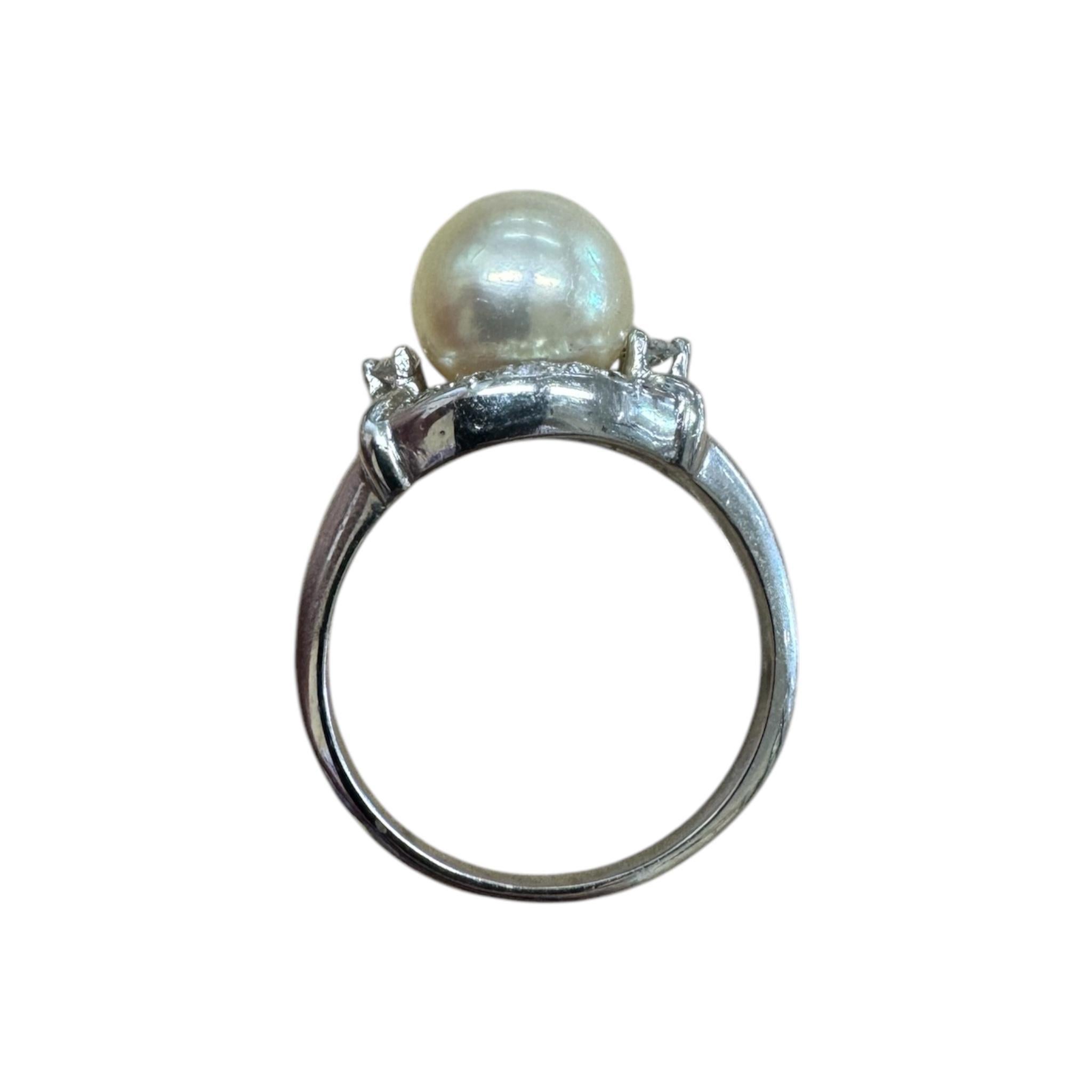 Anillo de cóctel vintage de perlas y diamantes en venta 3
