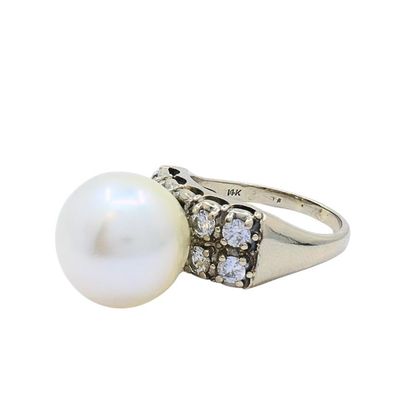 Anello vintage con perla e diamante in oro bianco 14k In condizioni buone in vendita a Beverly Hills, CA