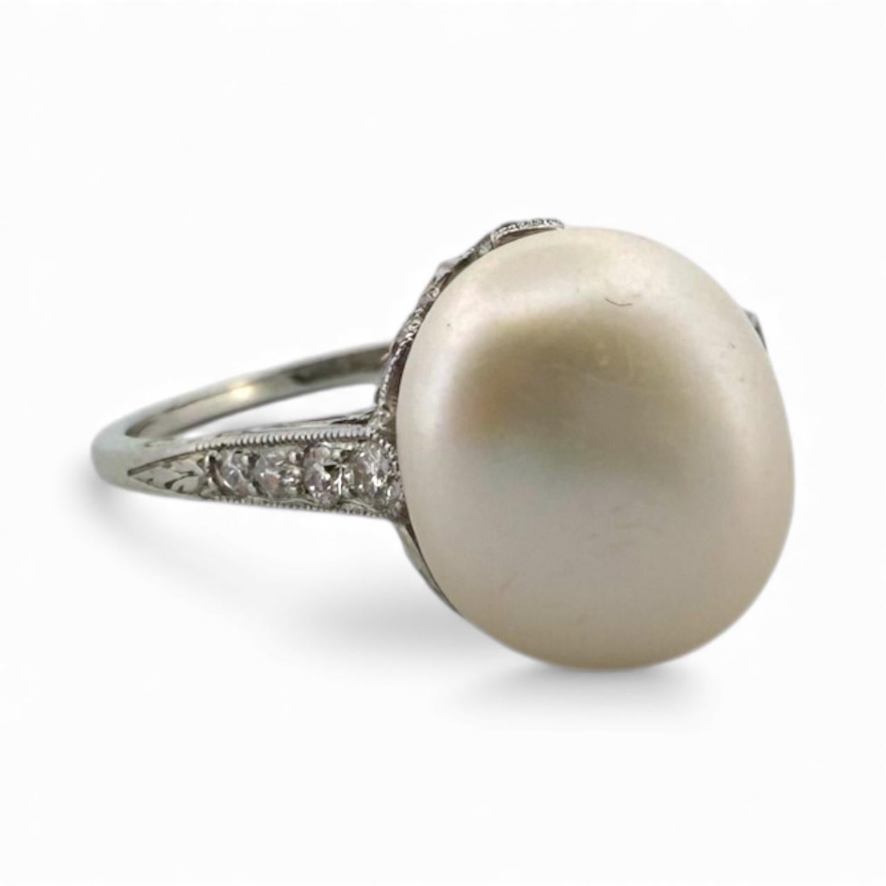 Taille simple Bague vintage en platine avec solitaire en perle et diamant GIA en vente