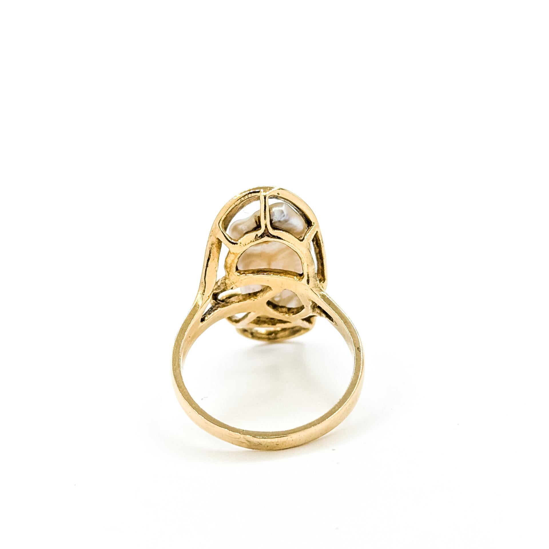 Vintage Pearl Freeform Ring in 14k Yellow Gold For Sale 2
