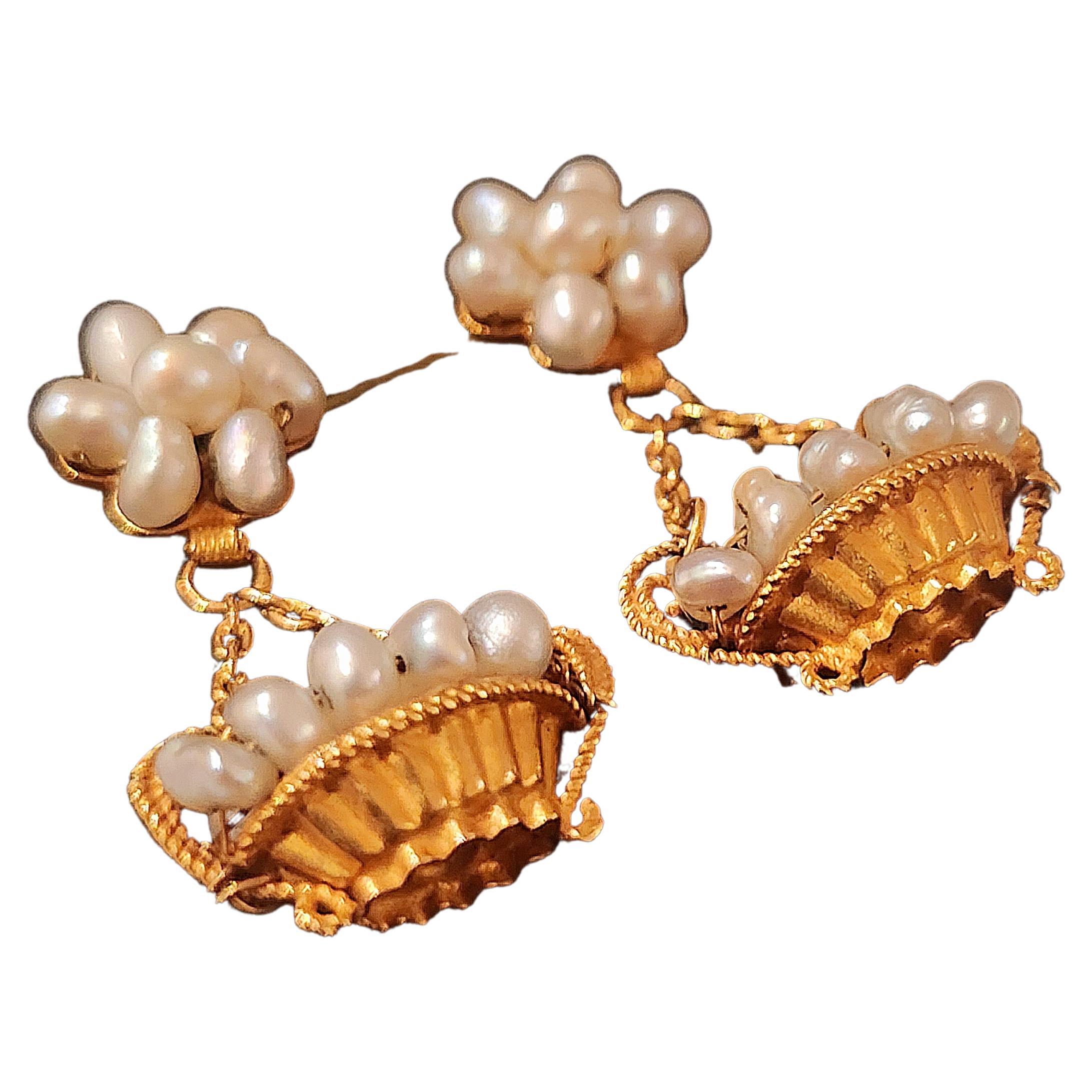 Women's Vintage Pearl Gold Dangling Earrings For Sale