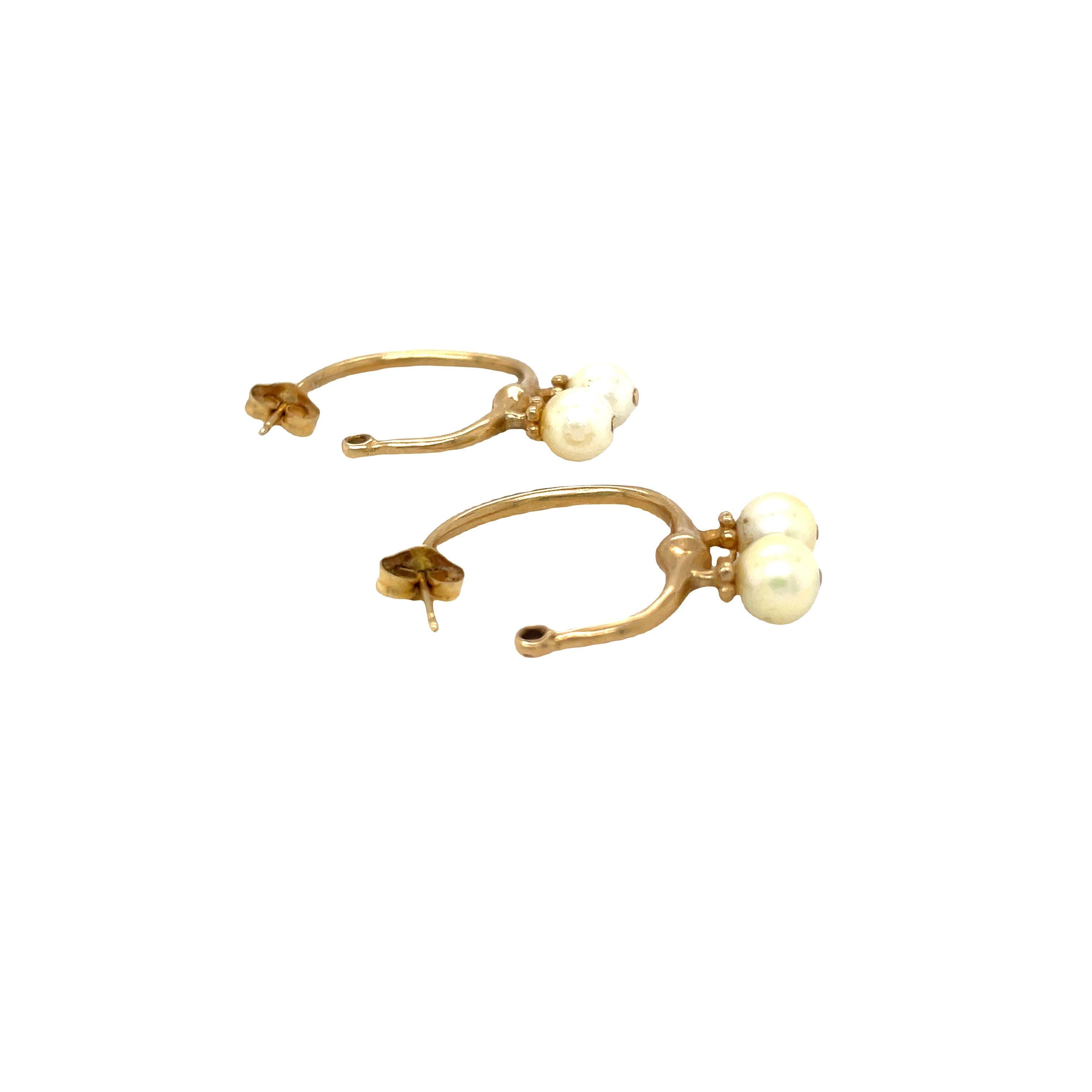 Round Cut Vintage Pearl Hoop Earrings in 14 Karat Yellow Gold For Sale