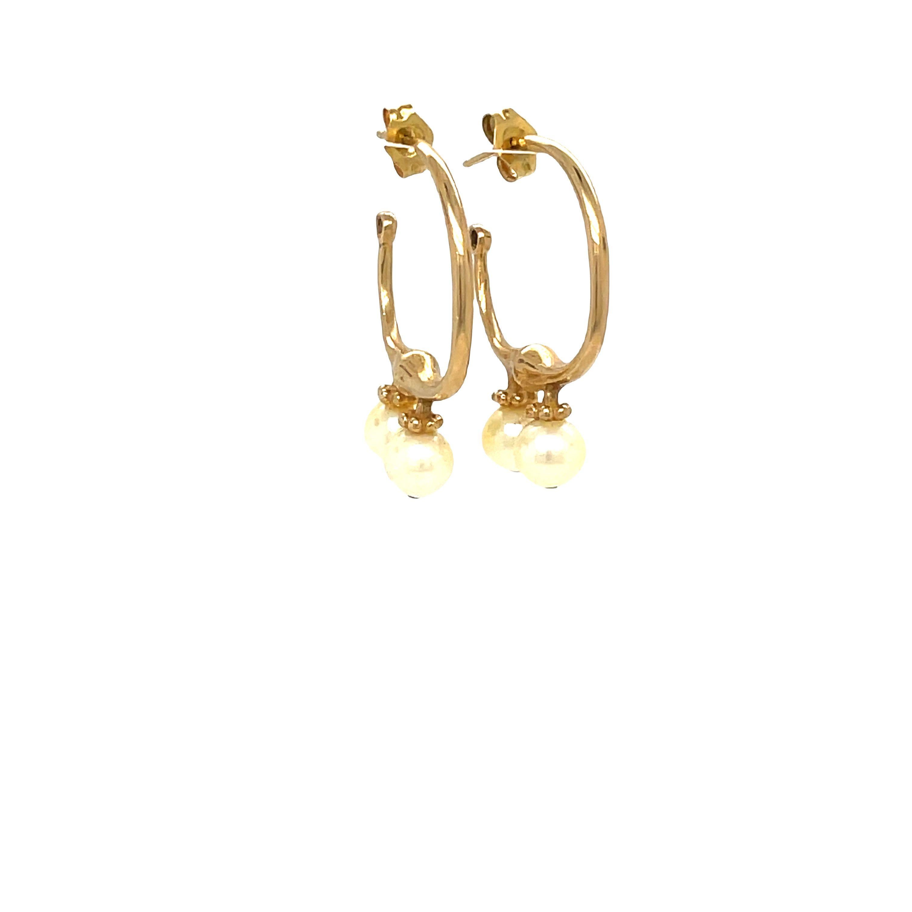 Women's or Men's Vintage Pearl Hoop Earrings in 14 Karat Yellow Gold For Sale