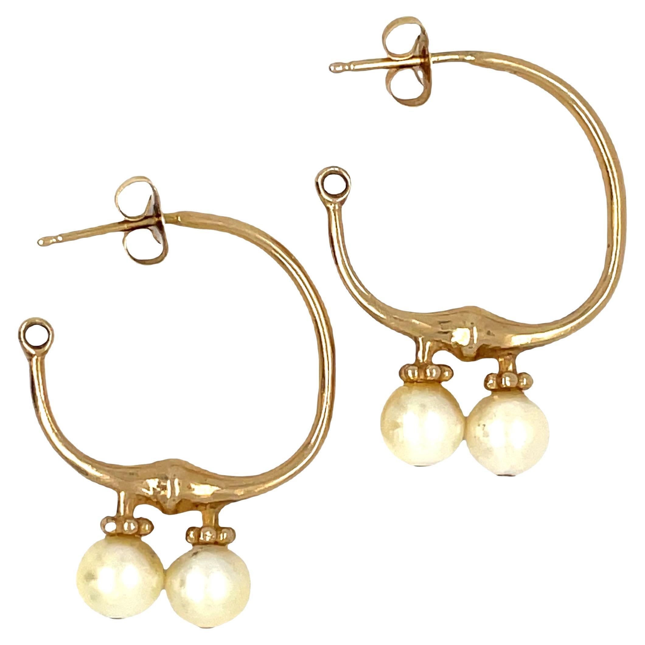 Vintage Pearl Hoop Earrings in 14 Karat Yellow Gold For Sale