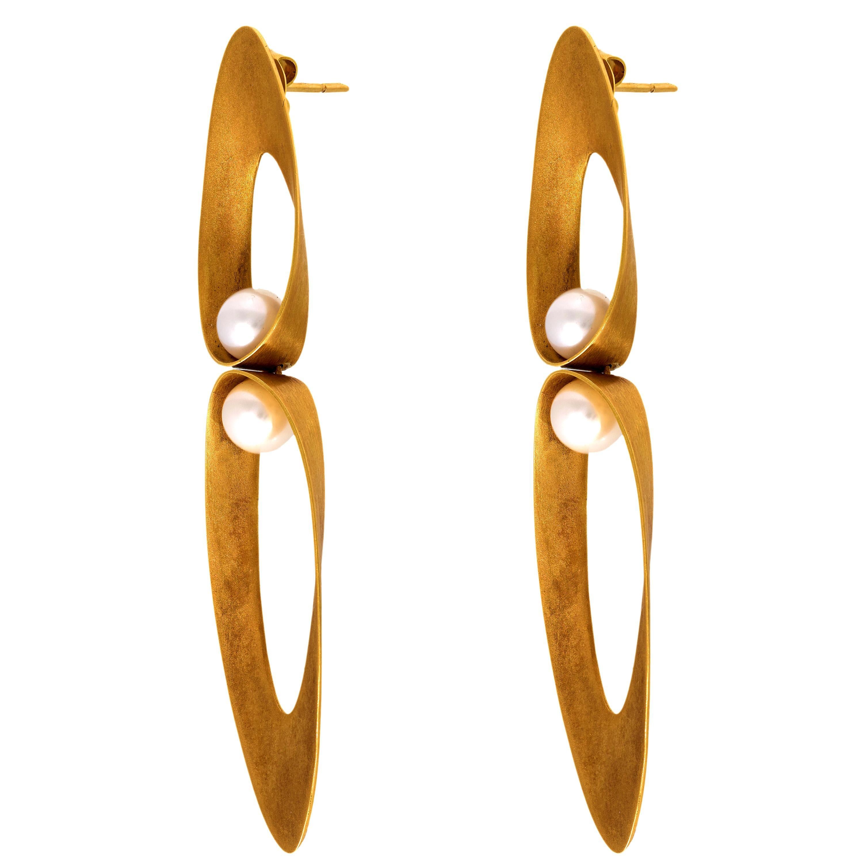 Vintage pearl matte 18k yellow gold drop earrings Cuenta en venta
