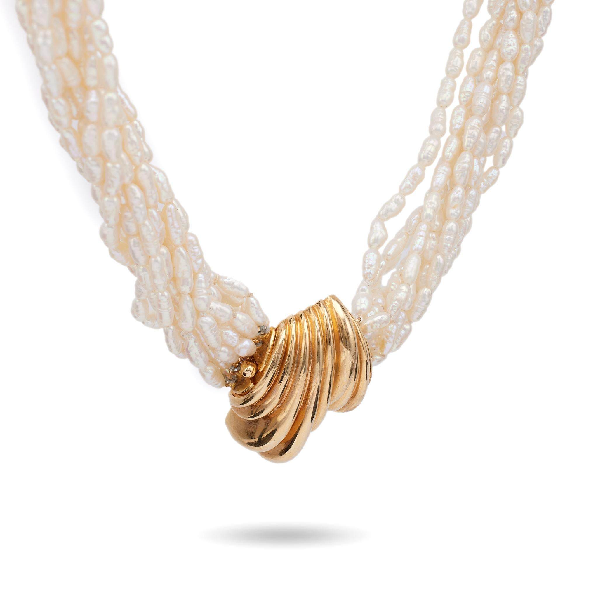 Mehrstrangige Vintage Perlen-Halskette aus 14k Gelbgold für Damen oder Herren im Angebot