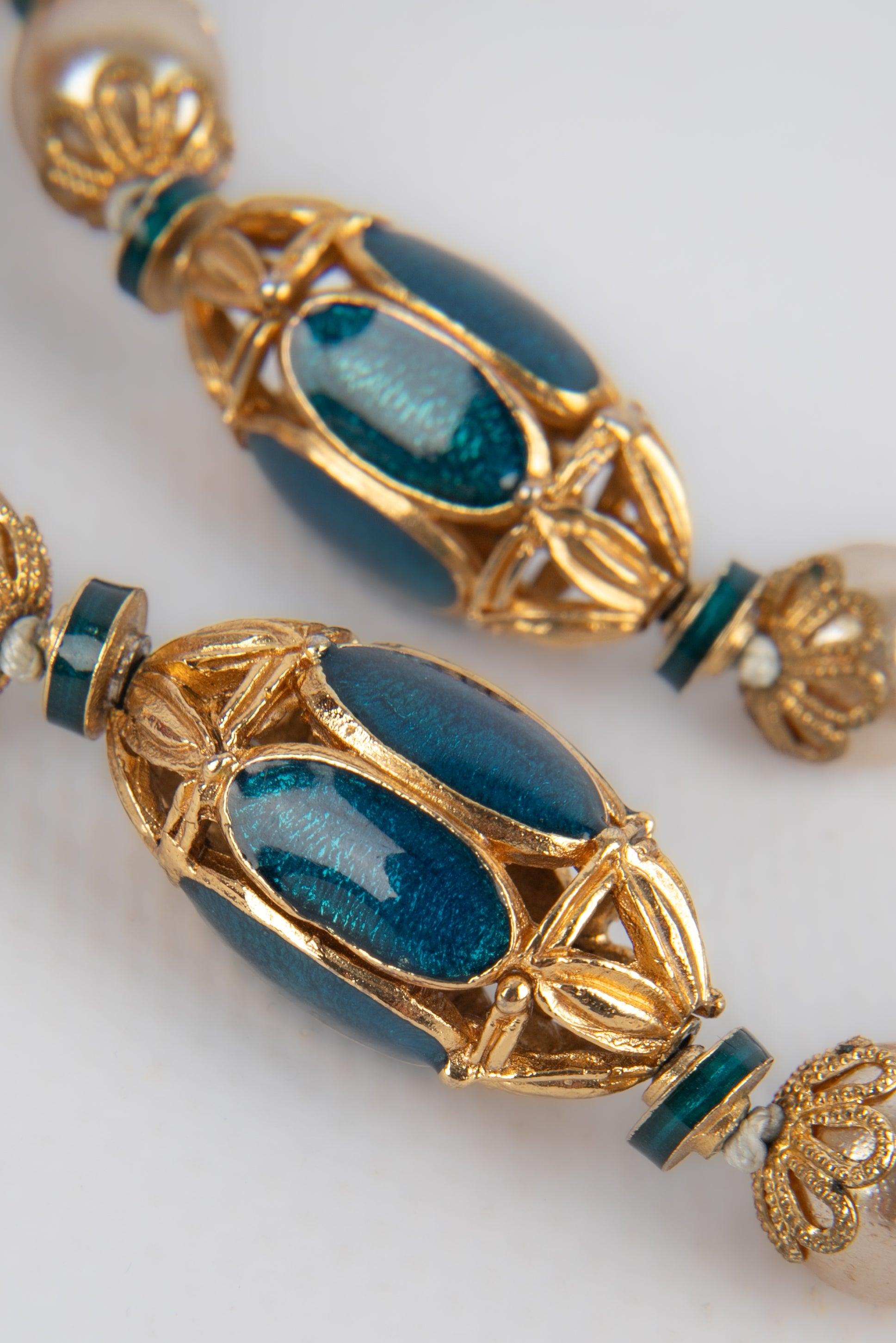 Donna Collana di perle vintage smaltate di blu in vendita