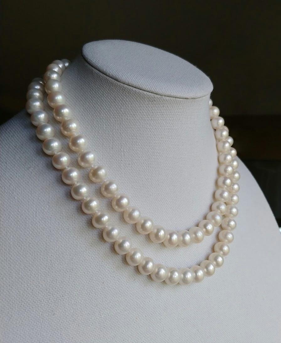 Women's Vintage Pearl Necklace For Sale