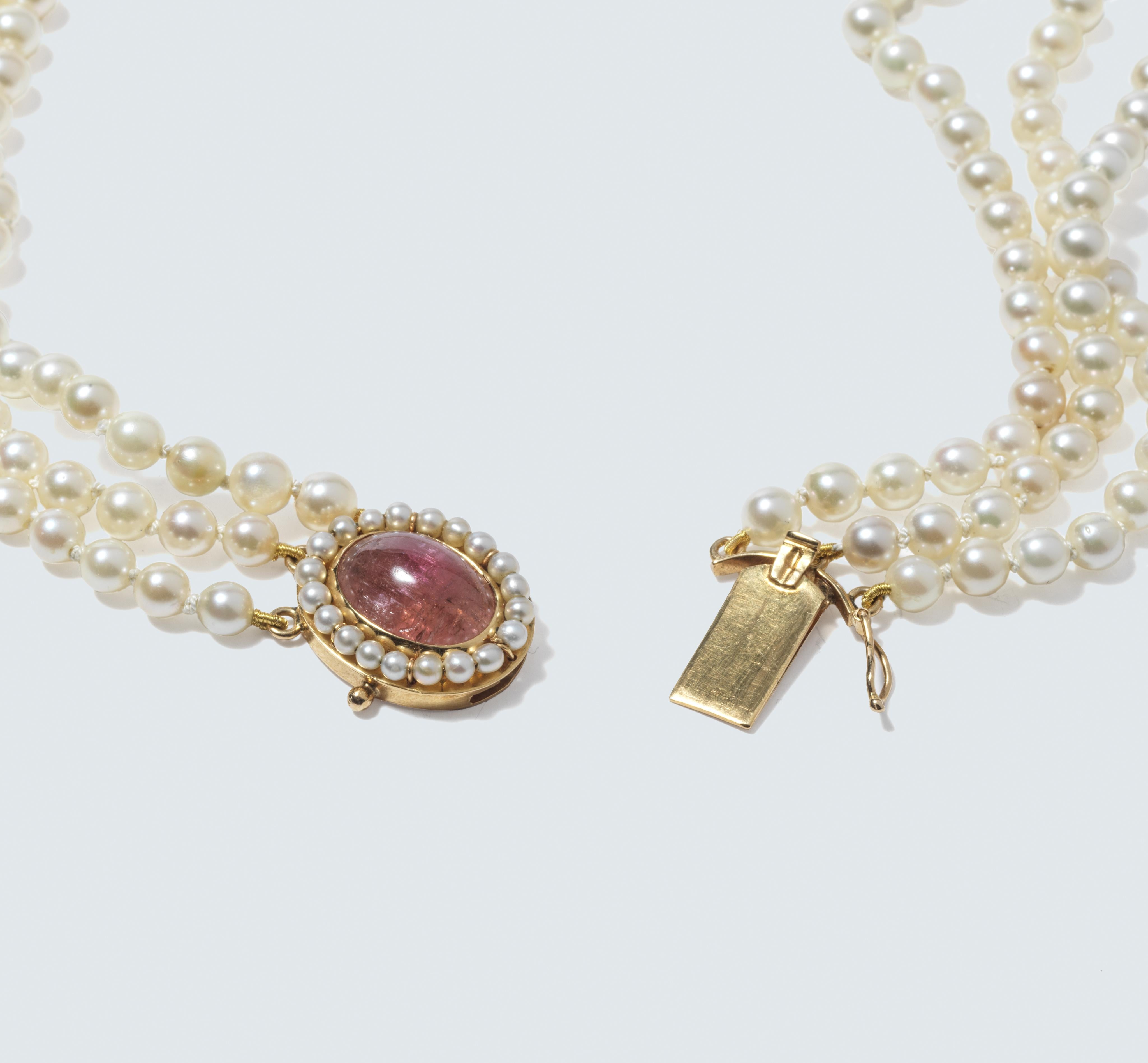 Vintage pearl necklace with a gold lock. Made 1963. For Sale 1