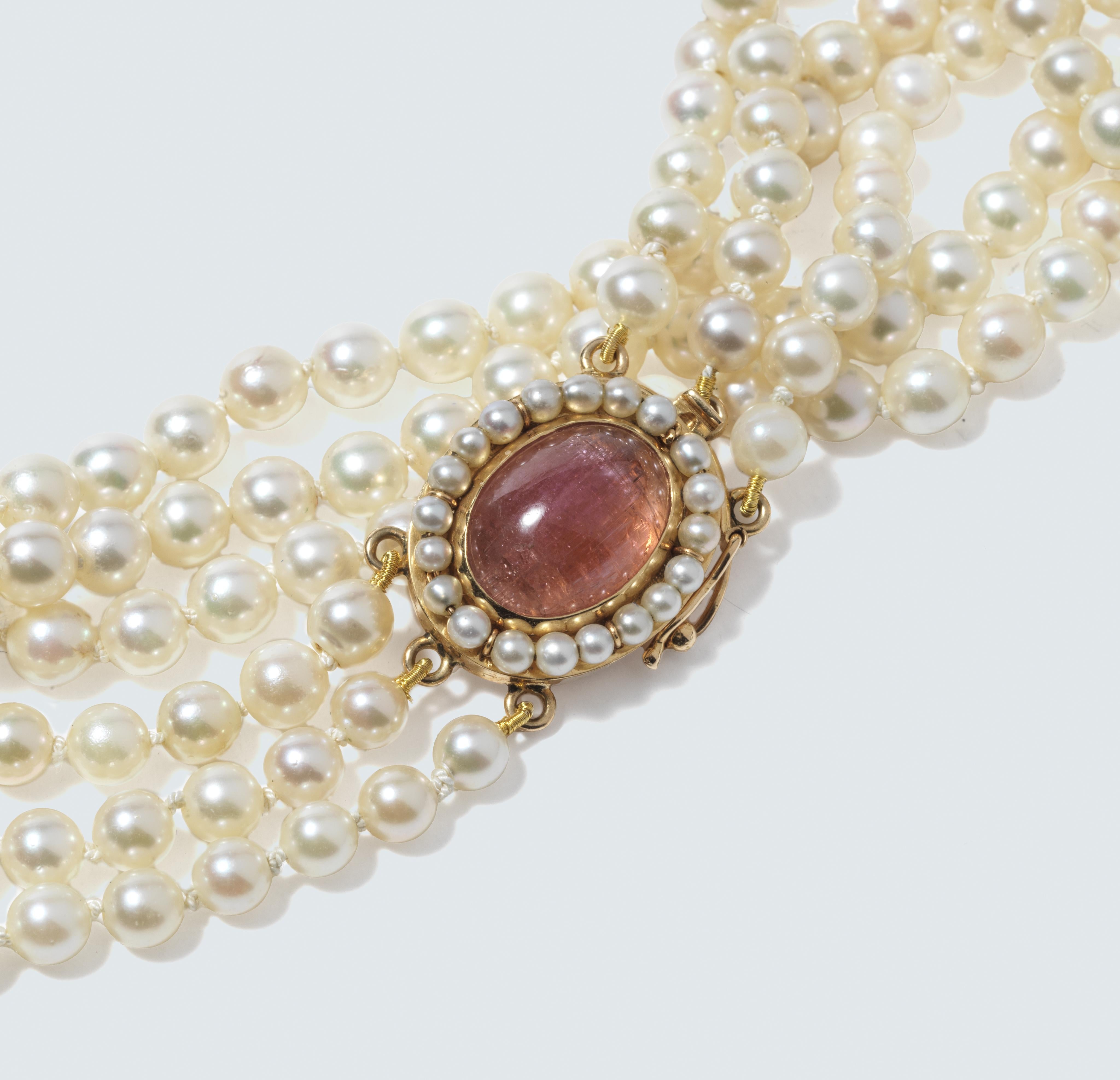 Vintage pearl necklace with a gold lock. Made 1963. For Sale 5