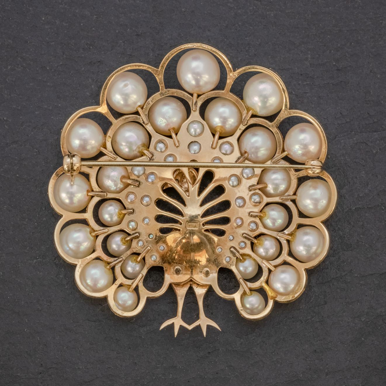 Vintage Pearl Peacock Brooch 14 Carat Gold In Good Condition For Sale In Lancaster , GB