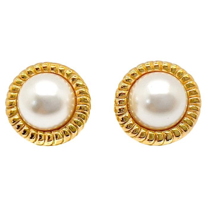 Vintage Perlen gerippte Galerie-Ohrringe 1980er Jahre im Angebot