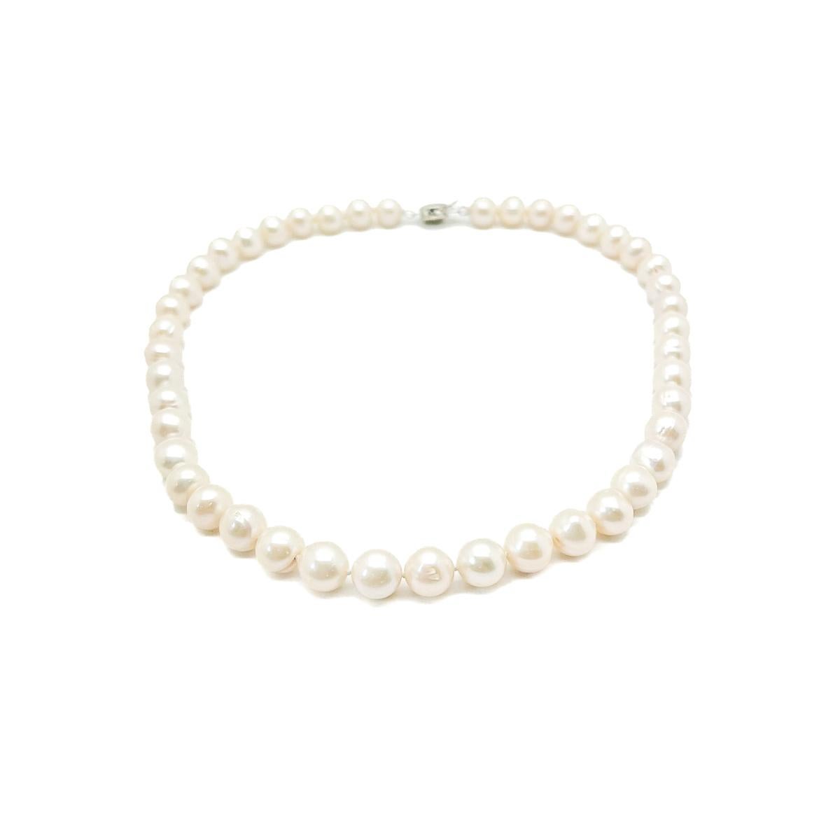 Women's or Men's Vintage Pearl Rope Necklace 2000s For Sale