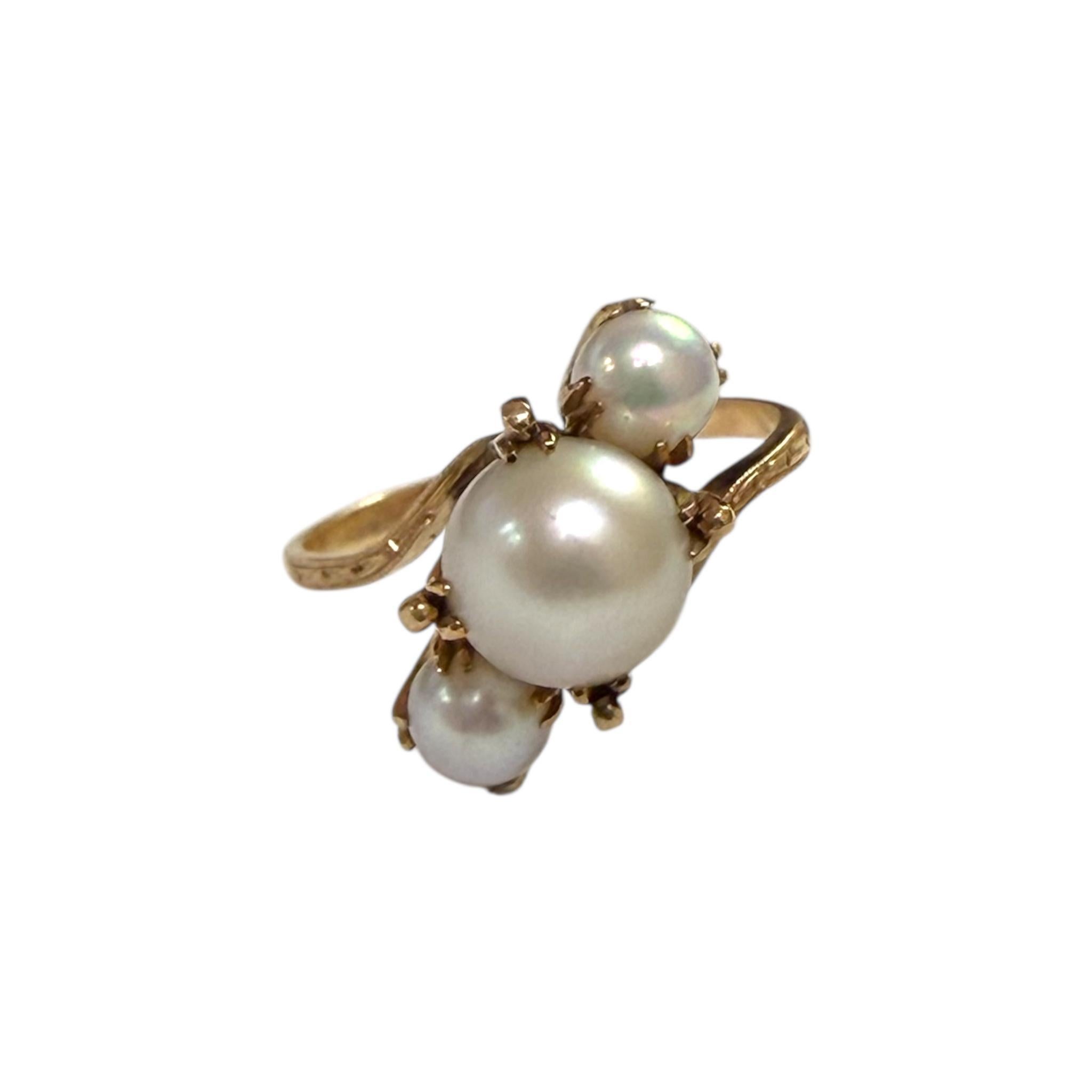 Vintage Pearl Rose Gold Three Stone Ring 14K (bague à trois pierres en or rose) Pour femmes en vente