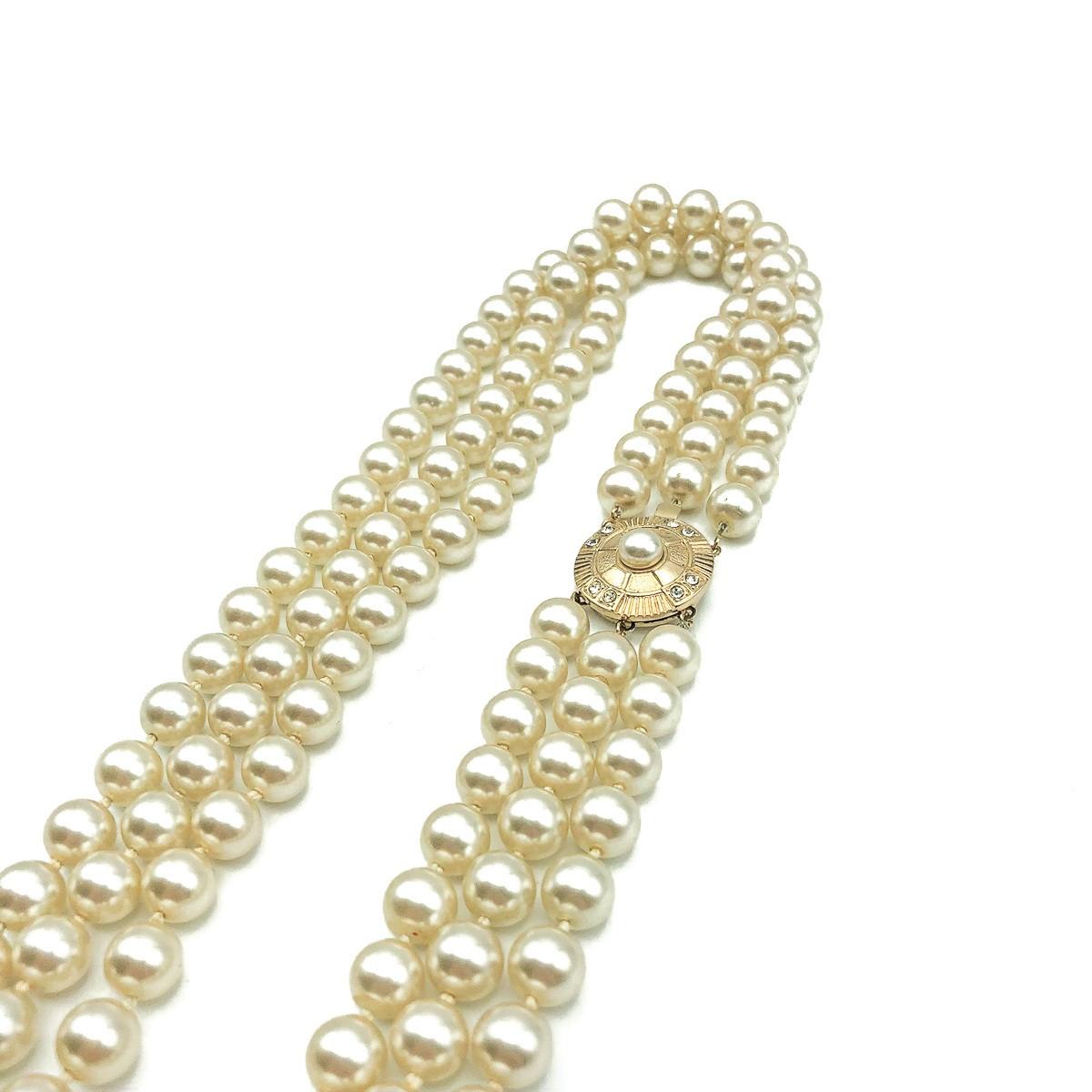 Vintage Pearl Triple Row Necklace with Feature Clasp 1970s In Good Condition For Sale In Wilmslow, GB