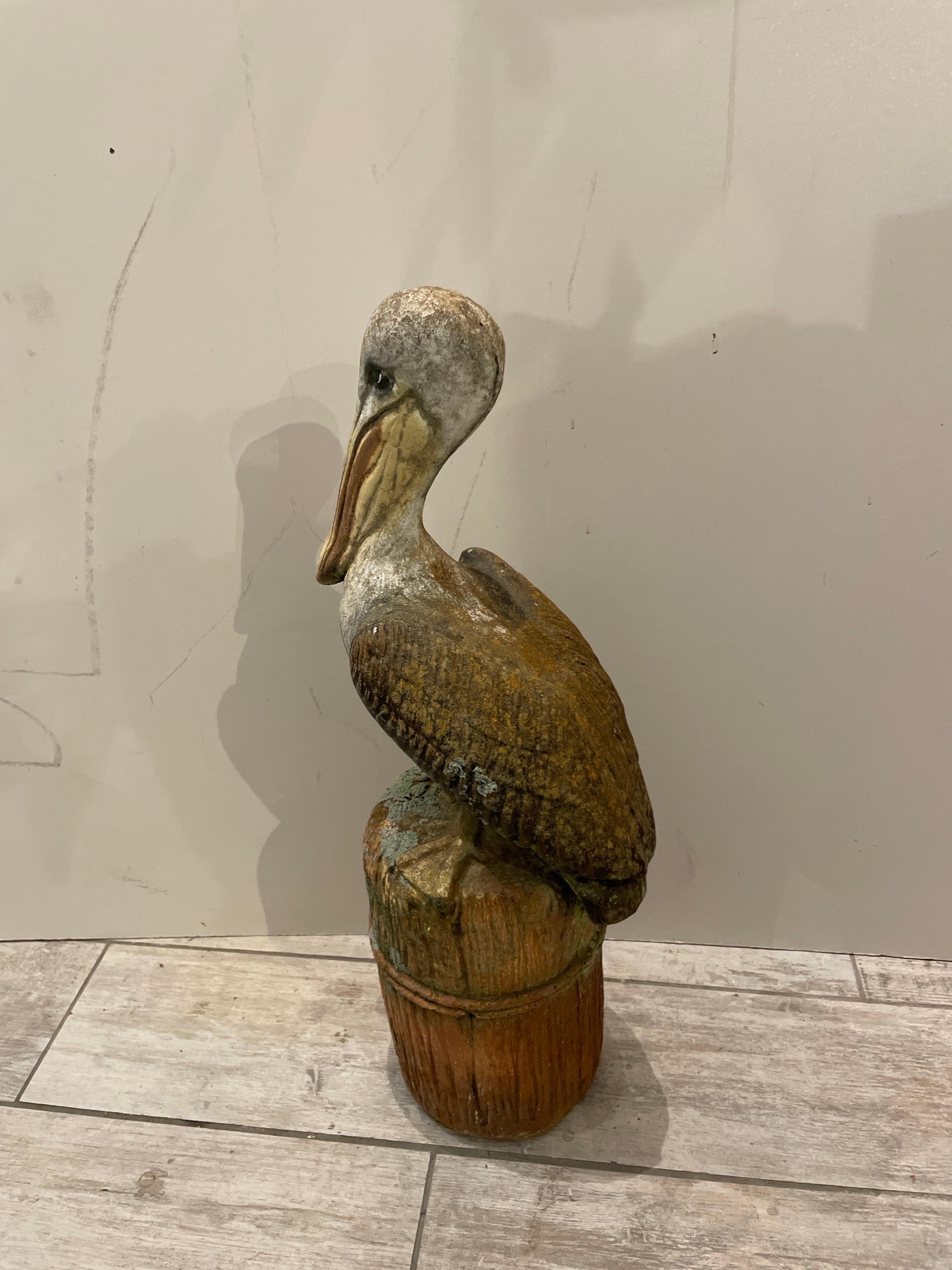 Pellicano vintage appollaiato su una palafitta In condizioni buone in vendita a West Palm Beach, FL