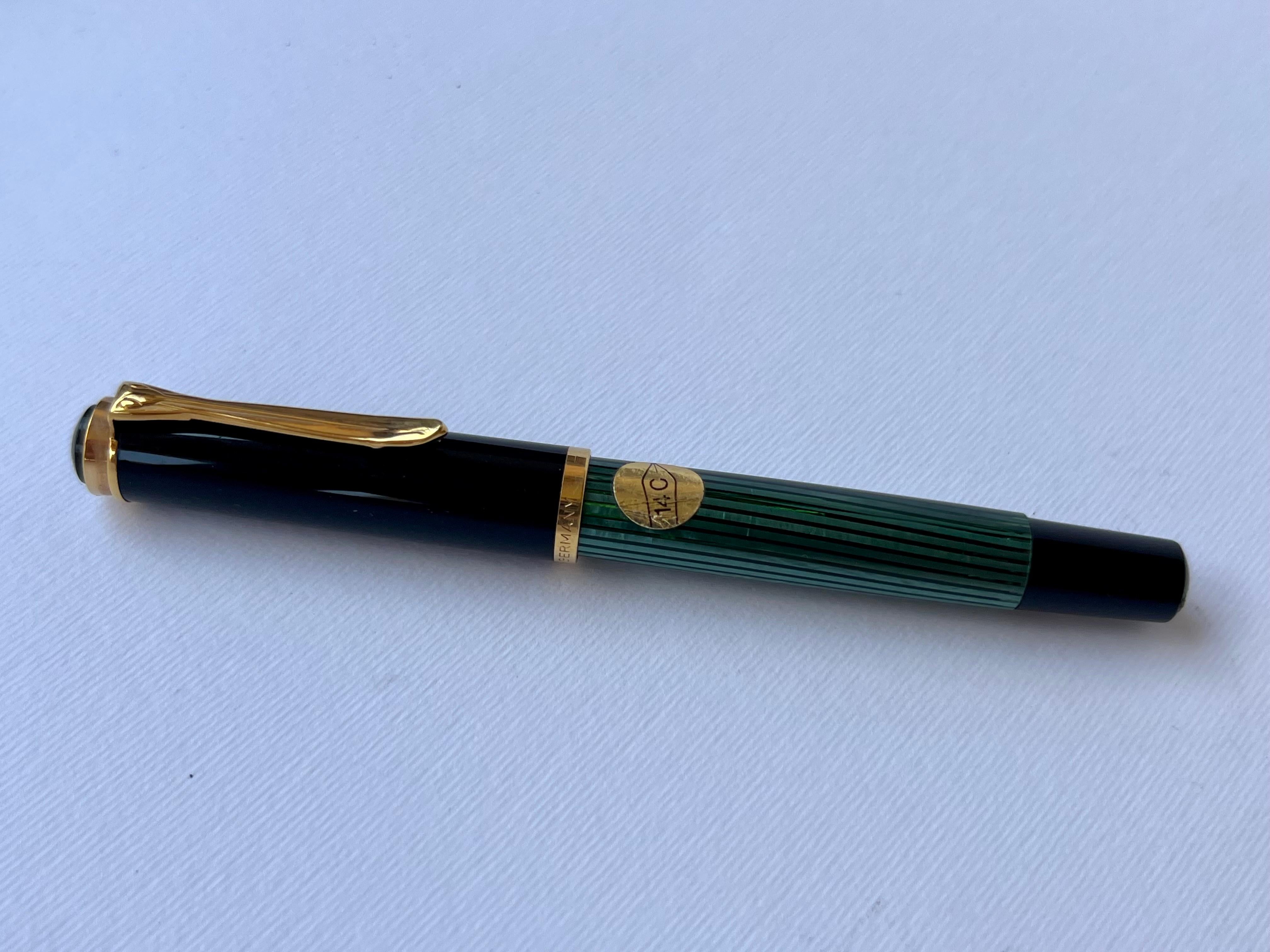 Vintage Pelikan M585 Souveran Green Striped Fountain Pen Fine 14K NIB 90's  For Sale 3