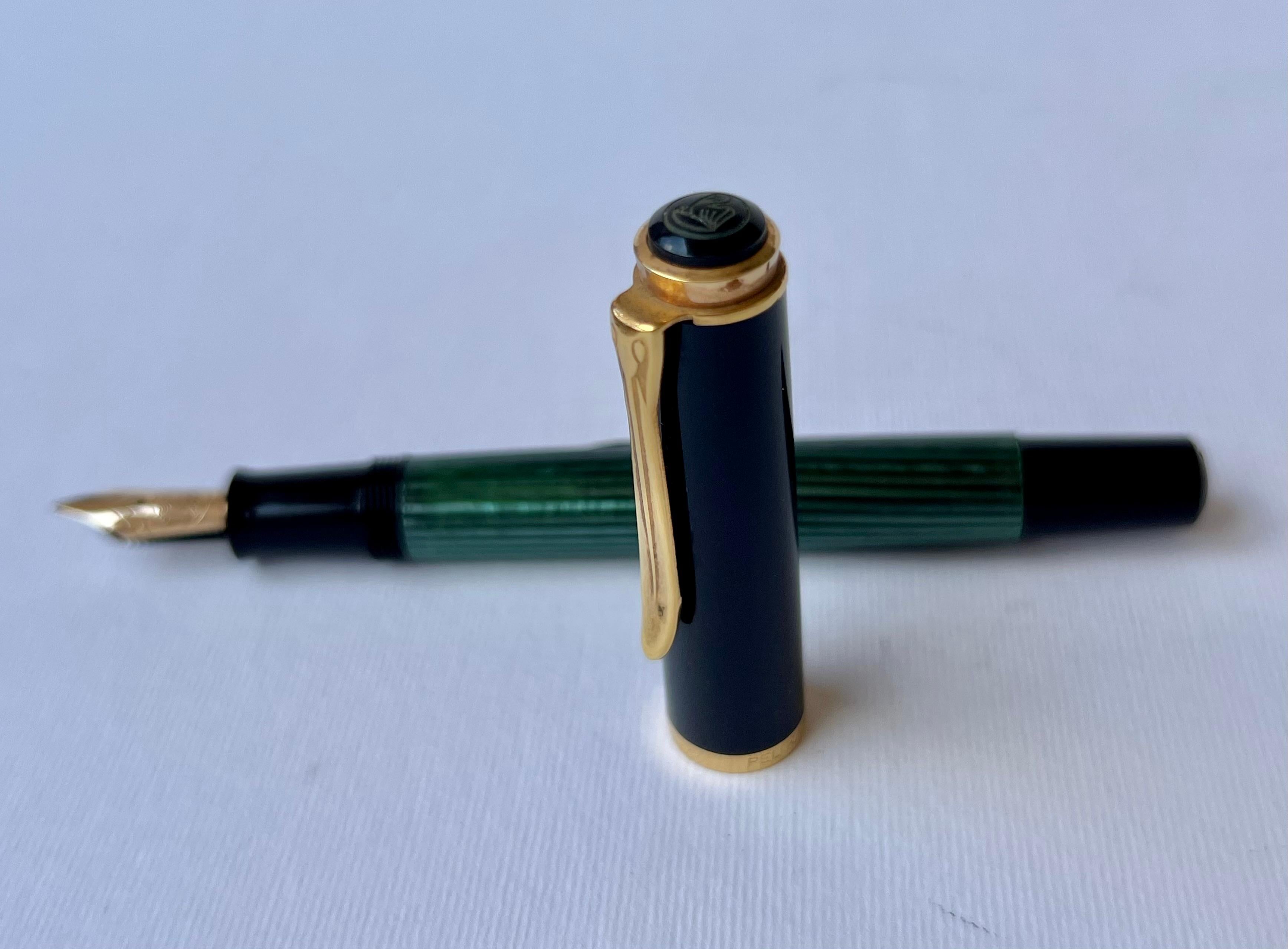 Vintage Pelikan M585 Souveran Green Striped Fountain Pen Fine 14K NIB 90's  en vente 5