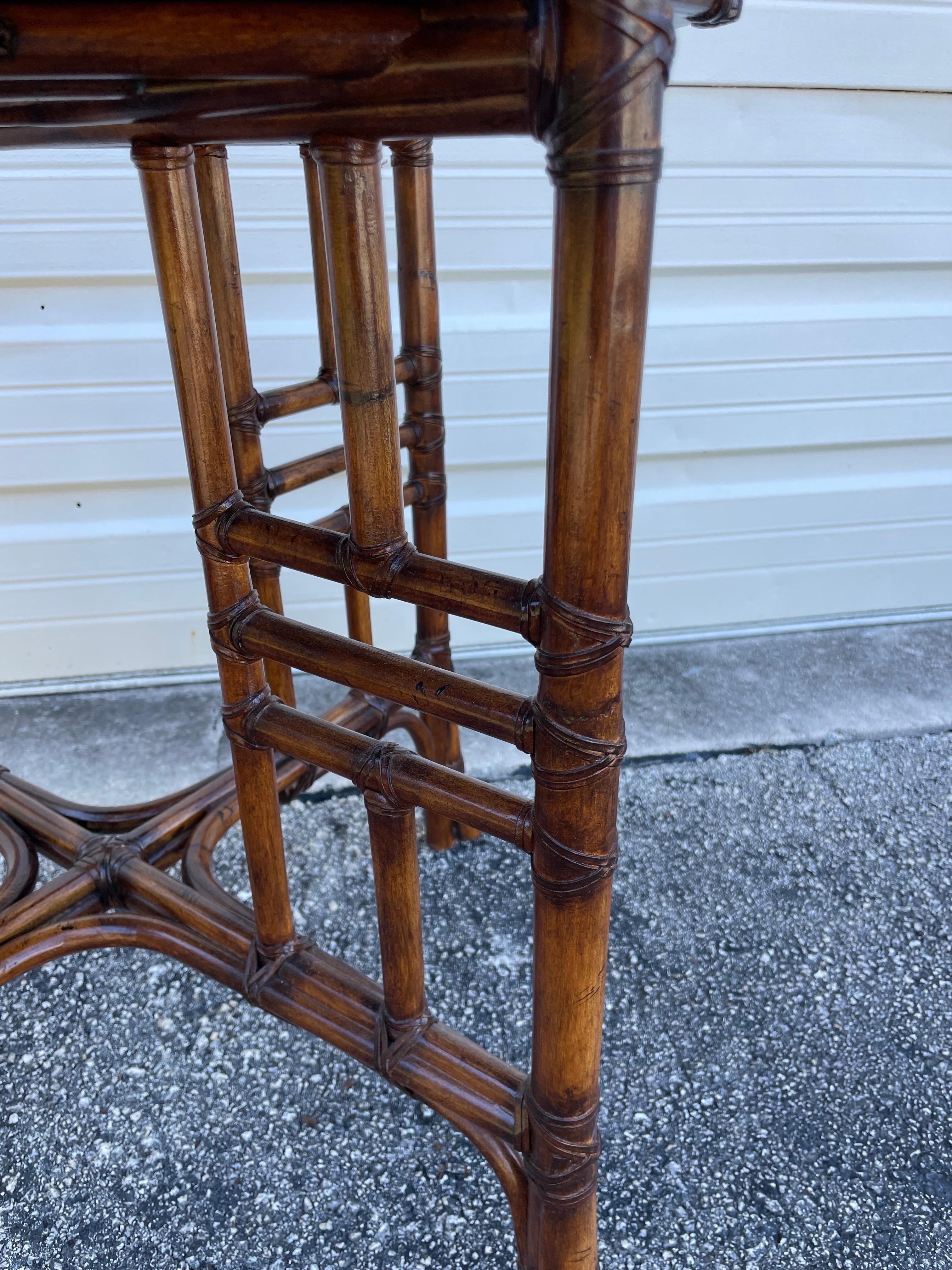 Table d'appoint octogonale Vintage Pen Shell en vente 4