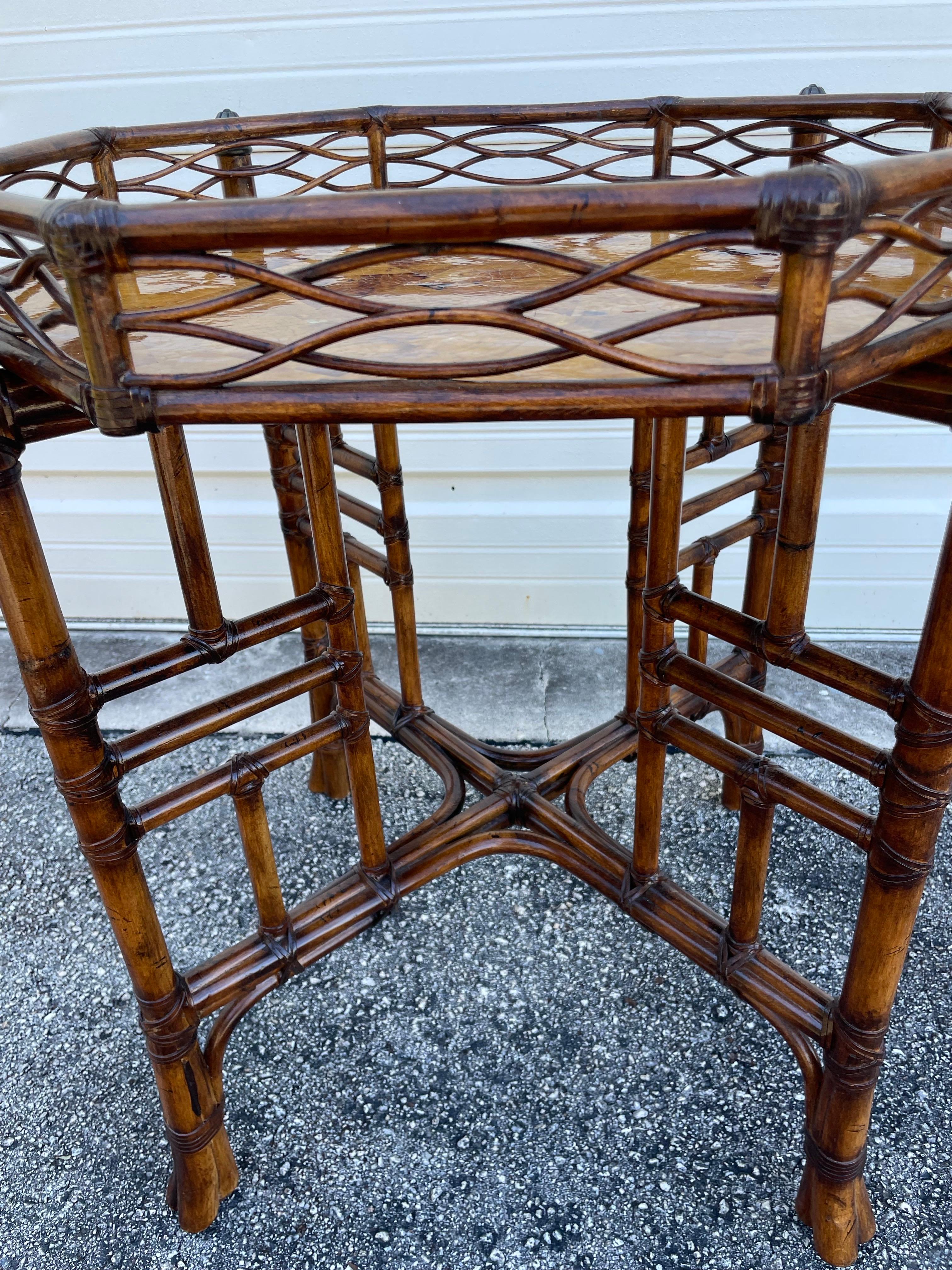 Table d'appoint octogonale Vintage Pen Shell en vente 8