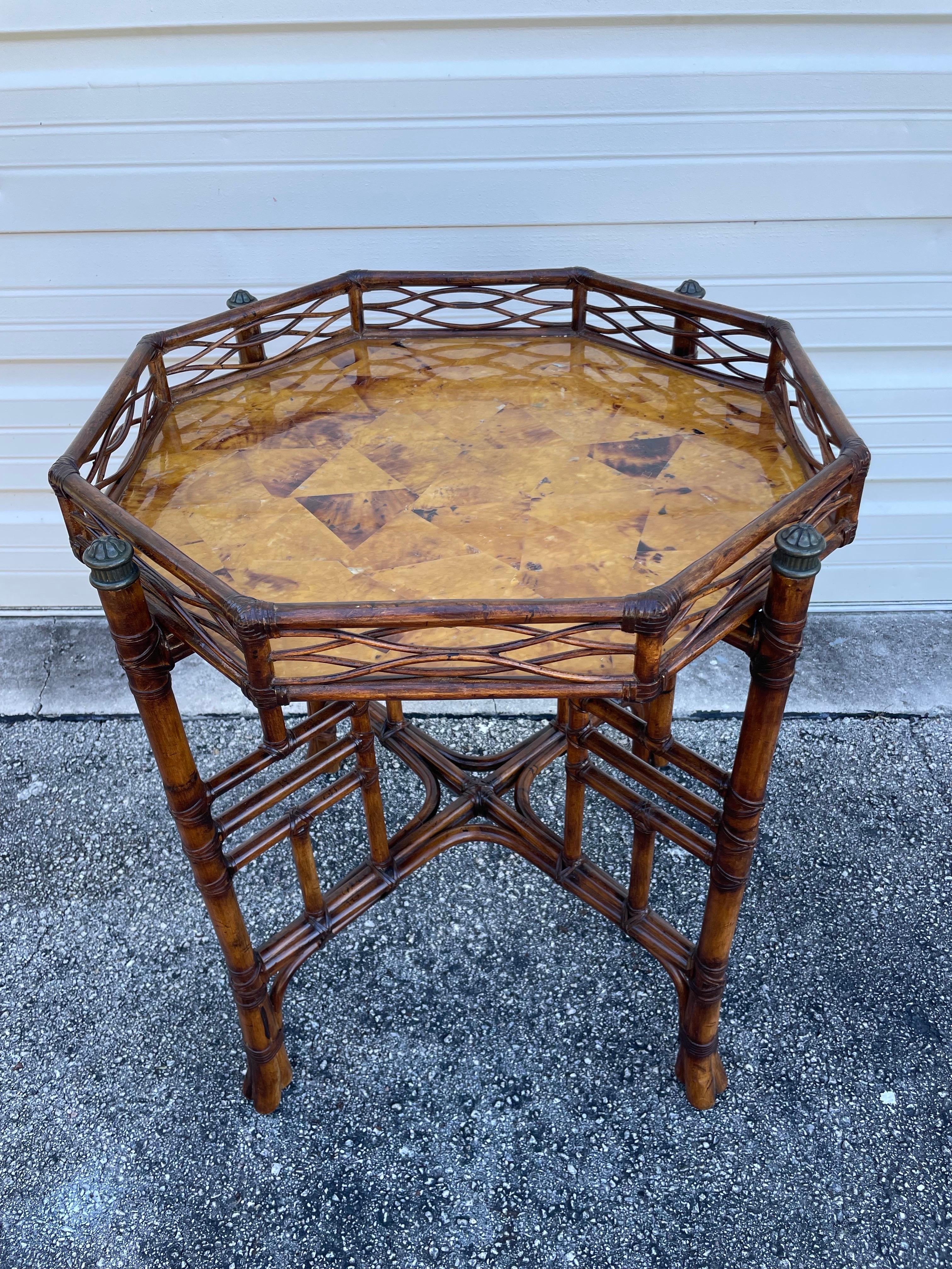 Table d'appoint octogonale Vintage Pen Shell en vente 9