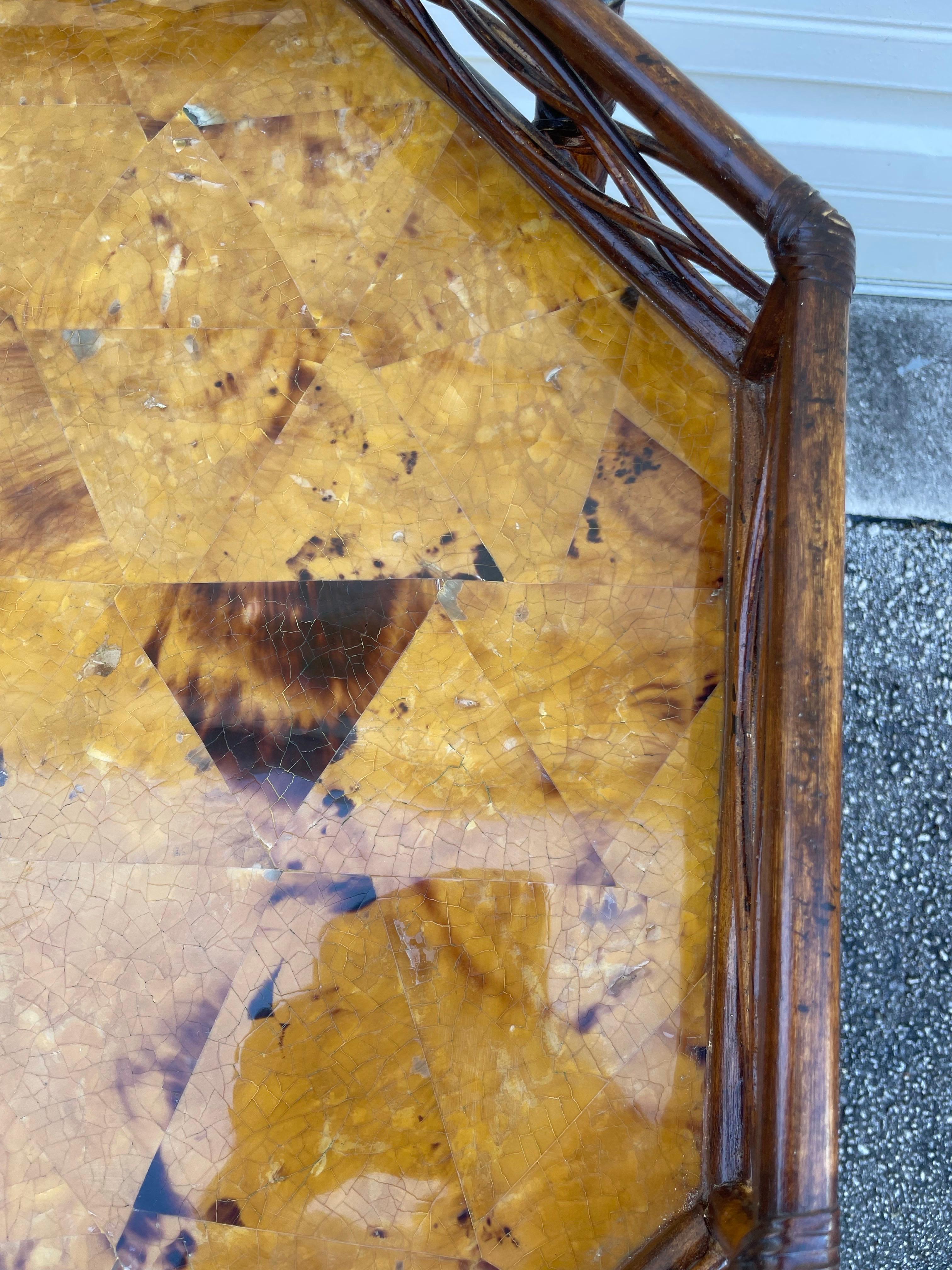 Table d'appoint octogonale Vintage Pen Shell en vente 1