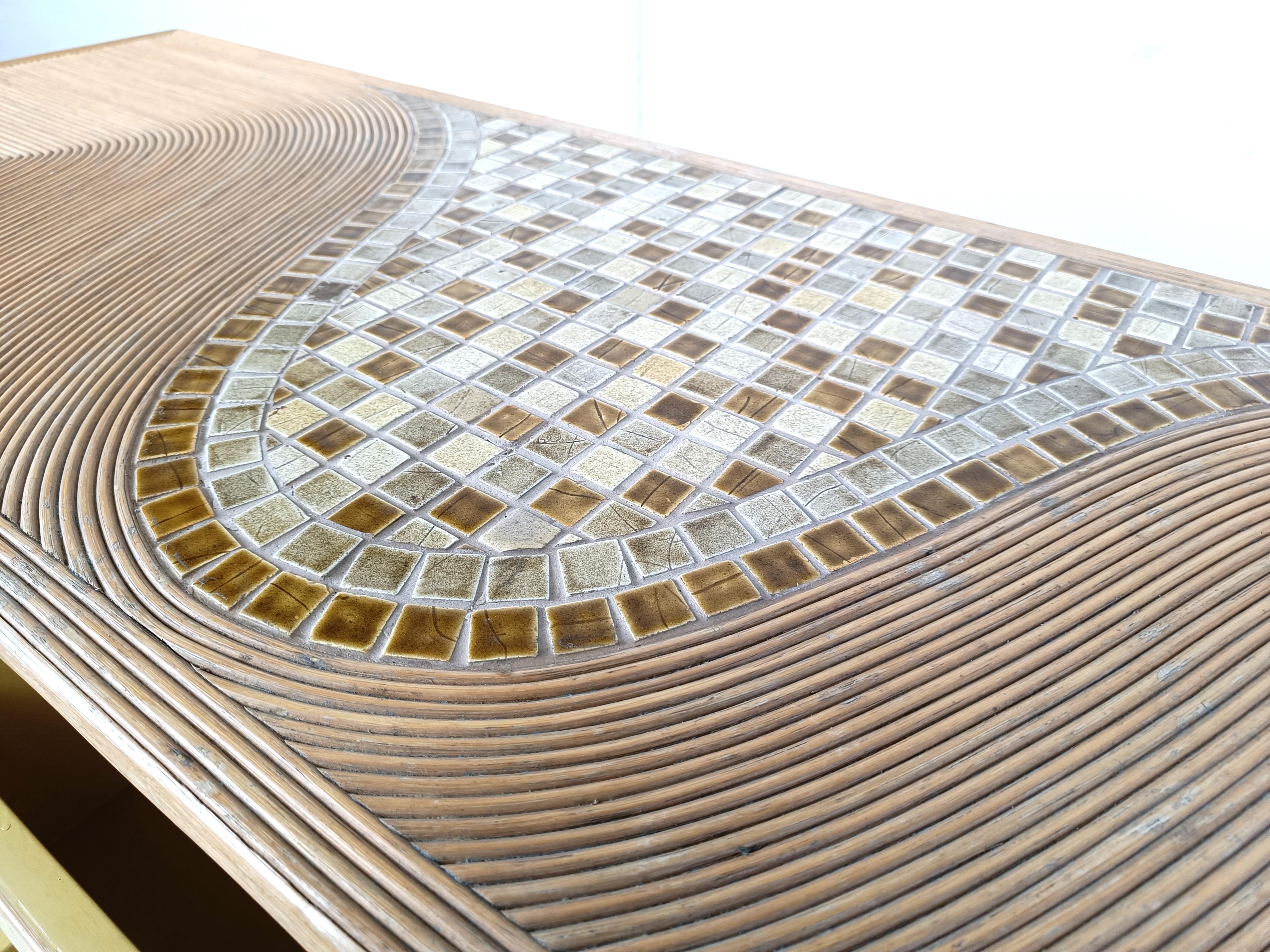 Credenza vintage in canna e piastrelle di ceramica, anni '70 in vendita 5