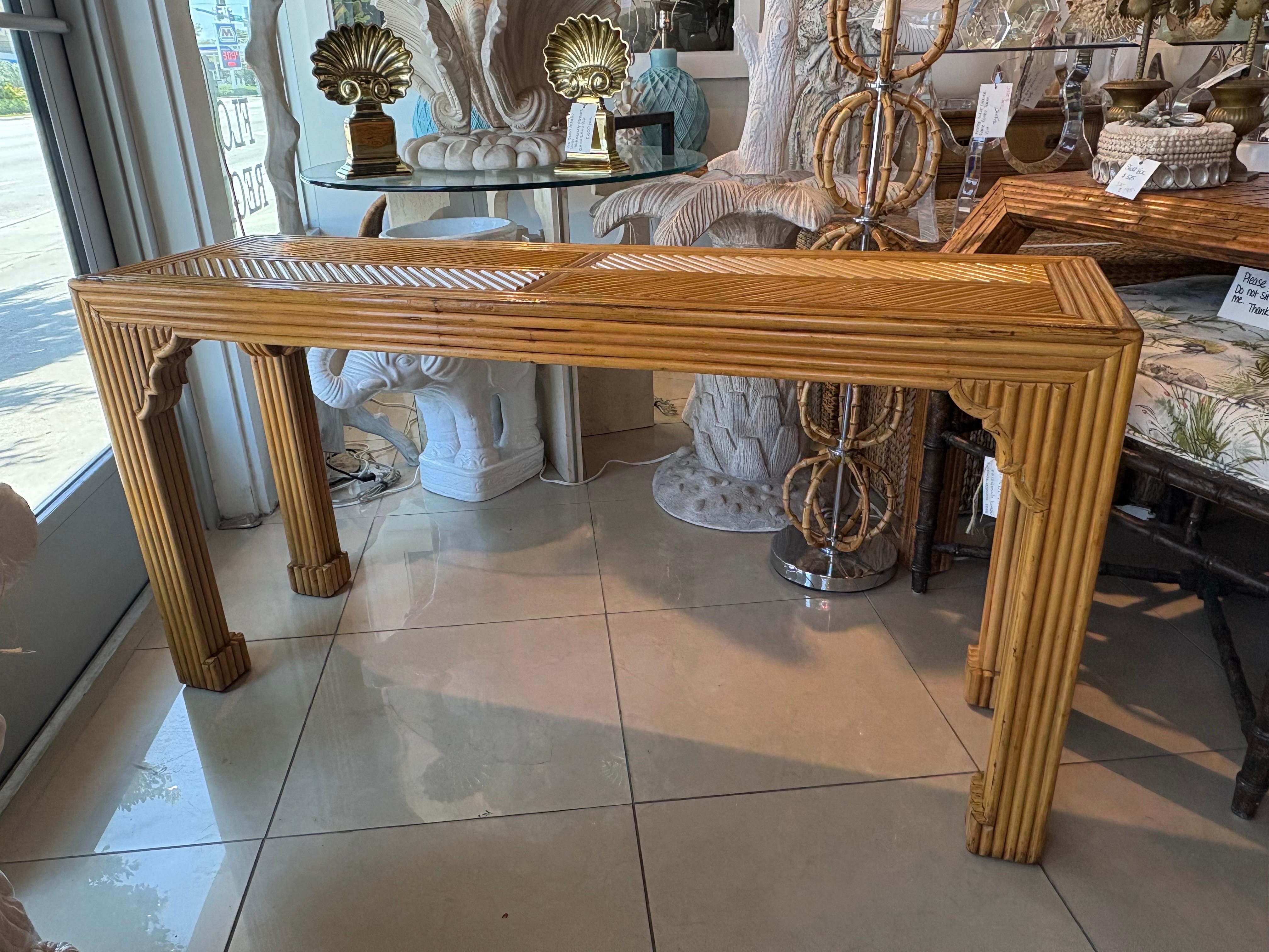 Vintage Pencil Reed Rattan Moroccan Coastal Flare Console Table In Good Condition For Sale In West Palm Beach, FL